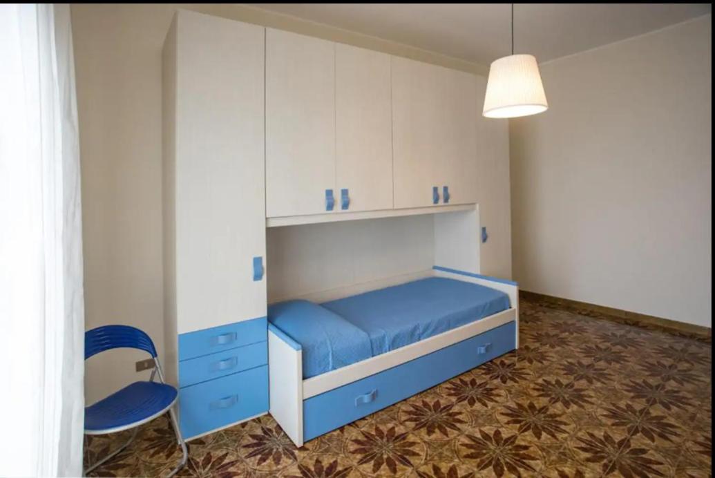 Three-Bedroom Apartment photo 2