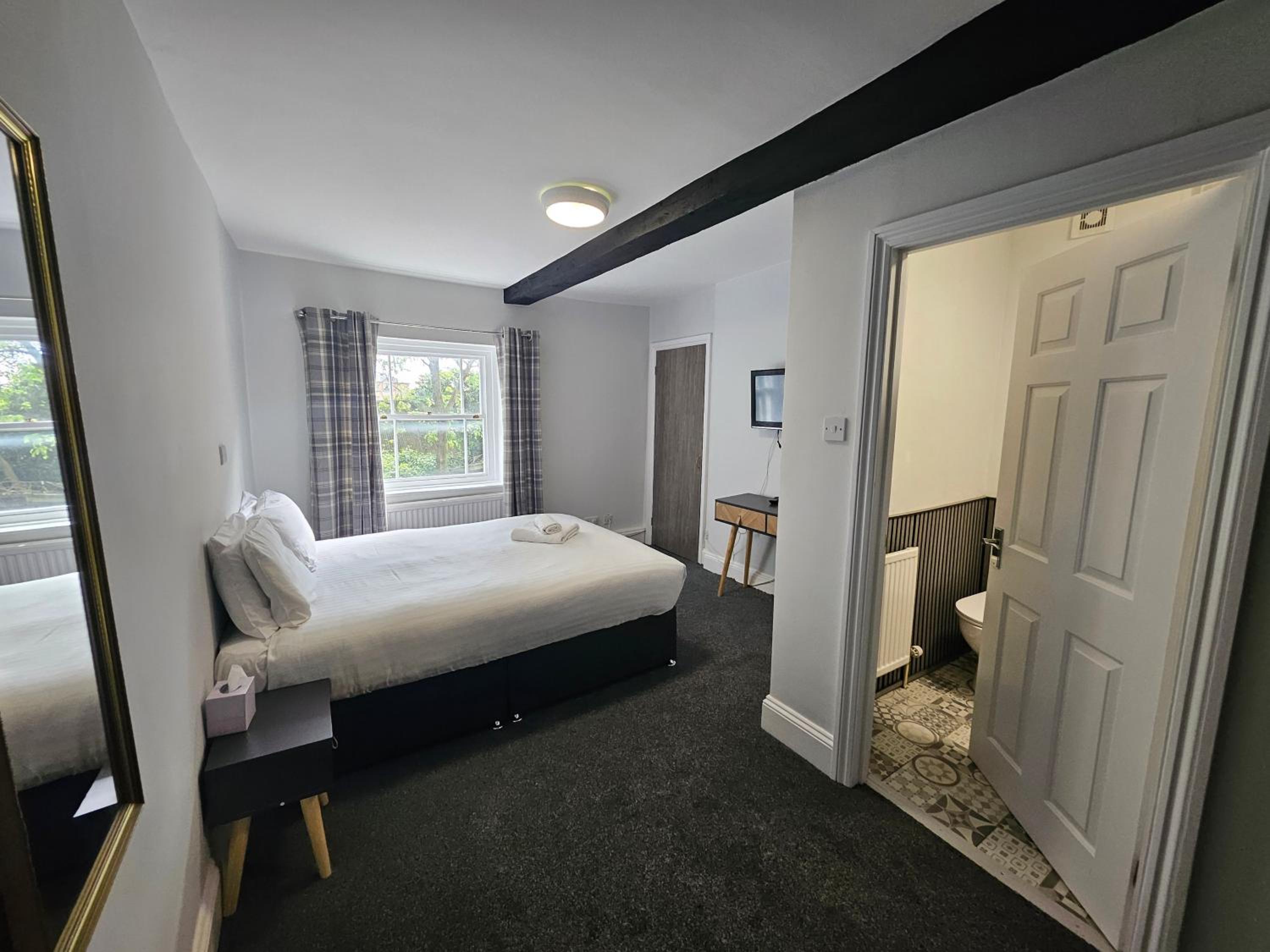 Standard King Room - Photo 2