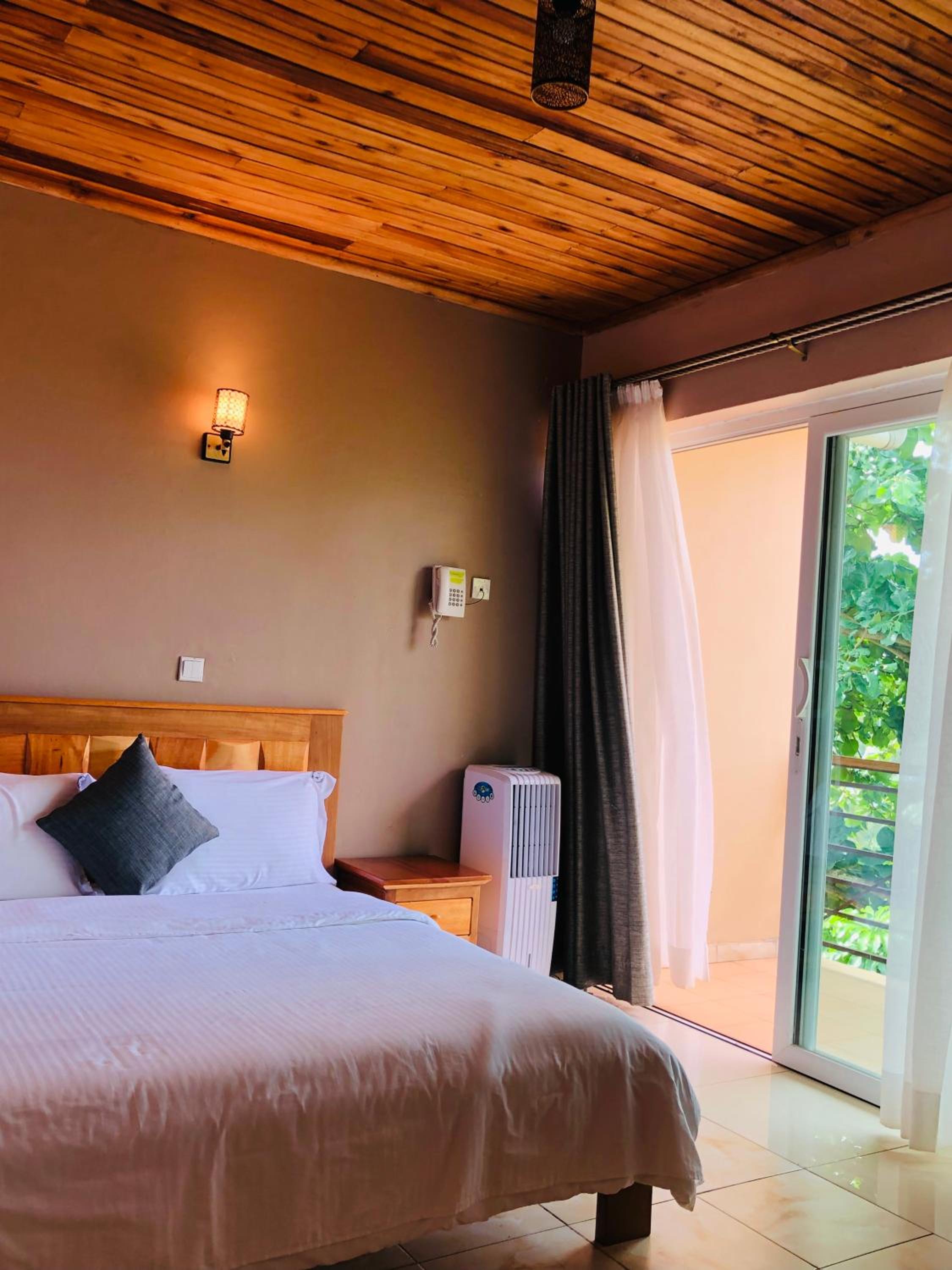 Deluxe Double Room with Balcony photo 1