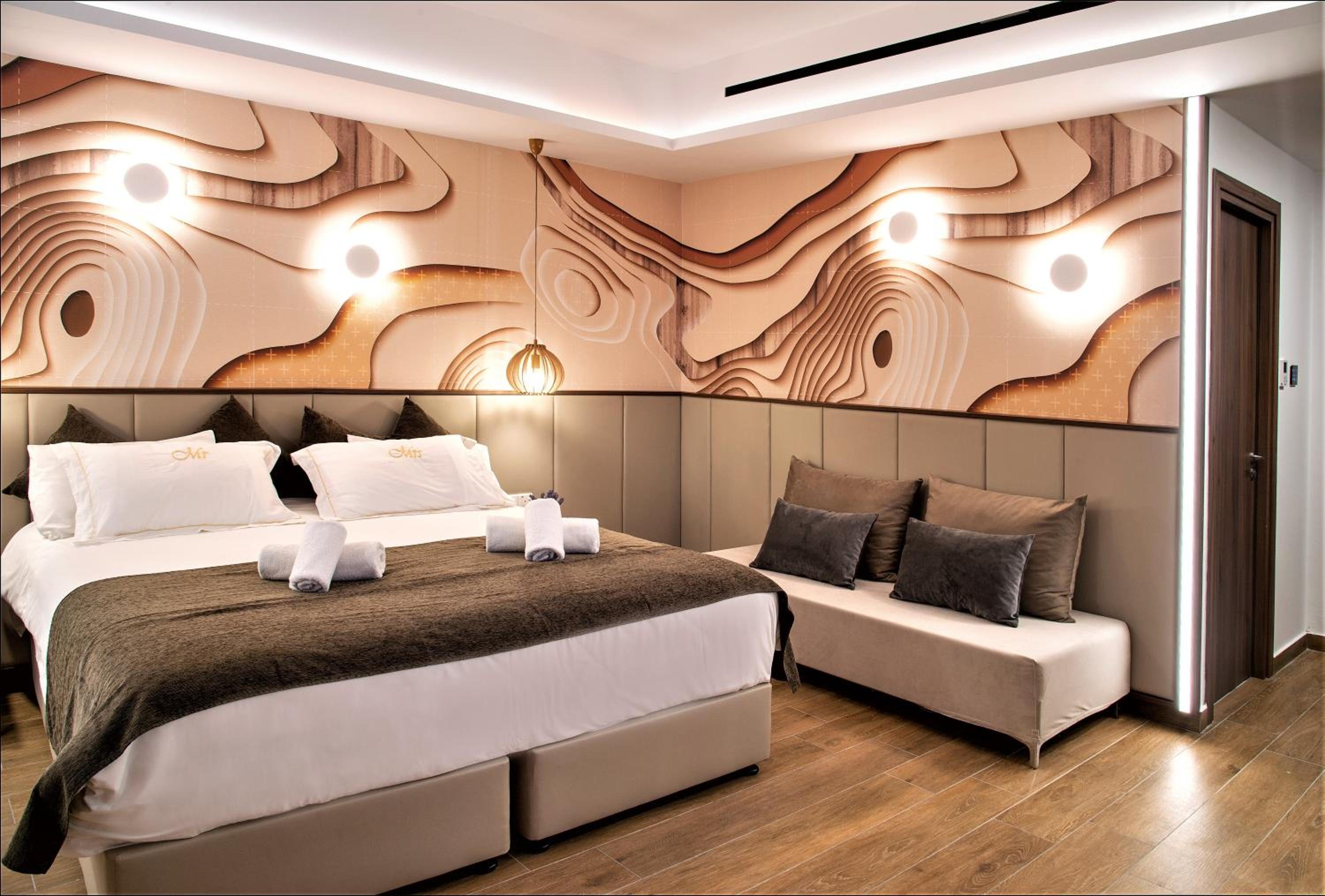 Deluxe Family Room - Photo 1