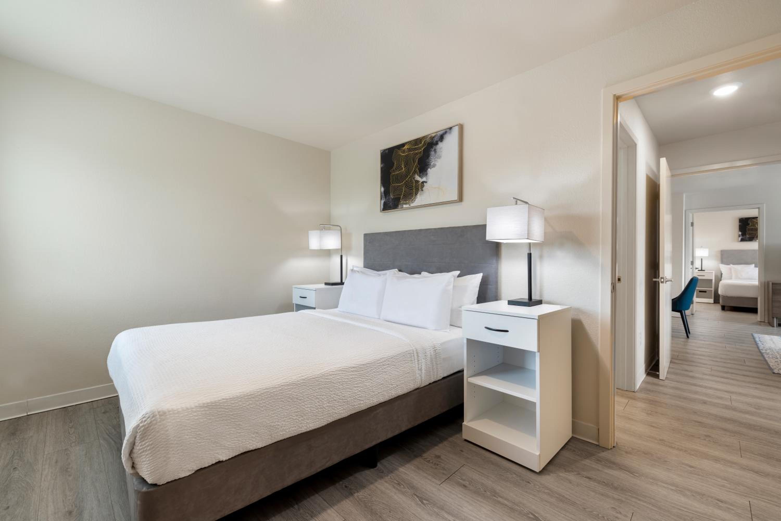 Three-Bedroom Apartment - Photo 4