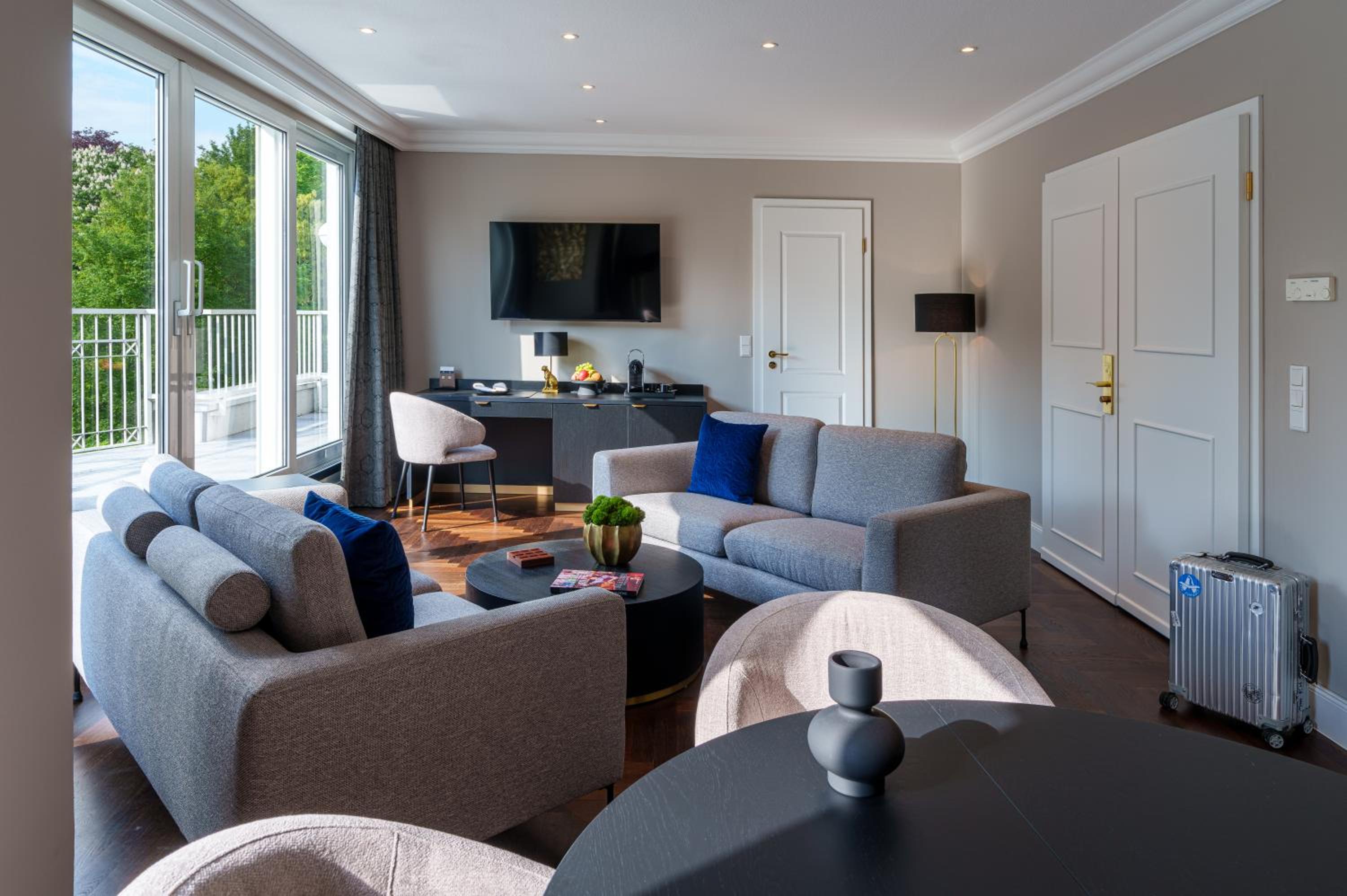 Penthouse with Roof Terrace - Photo 2