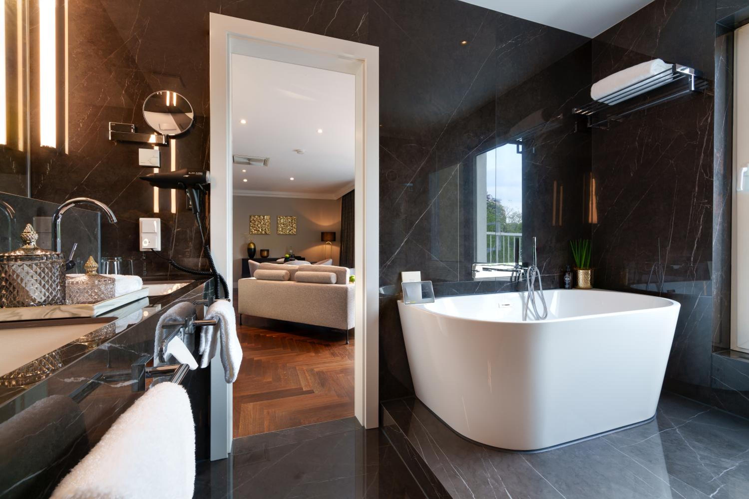 Penthouse with Roof Terrace - Photo 3