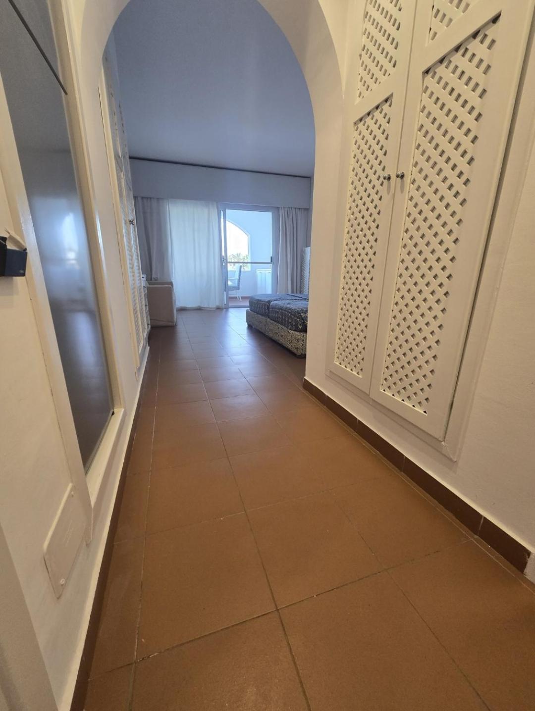 One-Bedroom Apartment photo 3