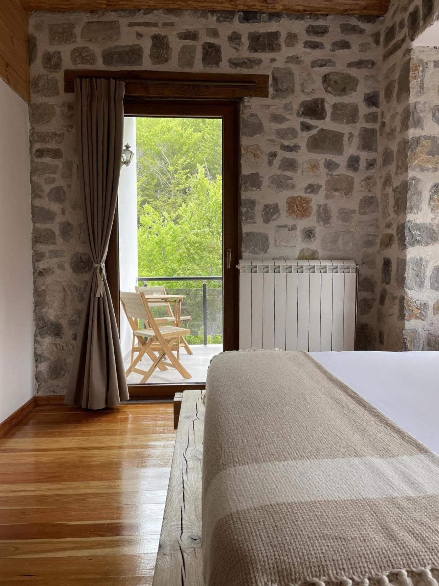 Double Room with Balcony photo 2