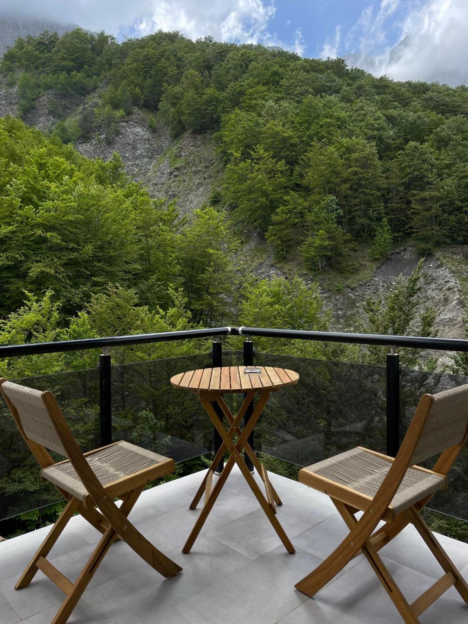 Double Room with Balcony photo 3