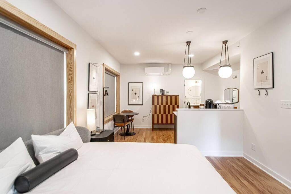 Deluxe King Room photo 1