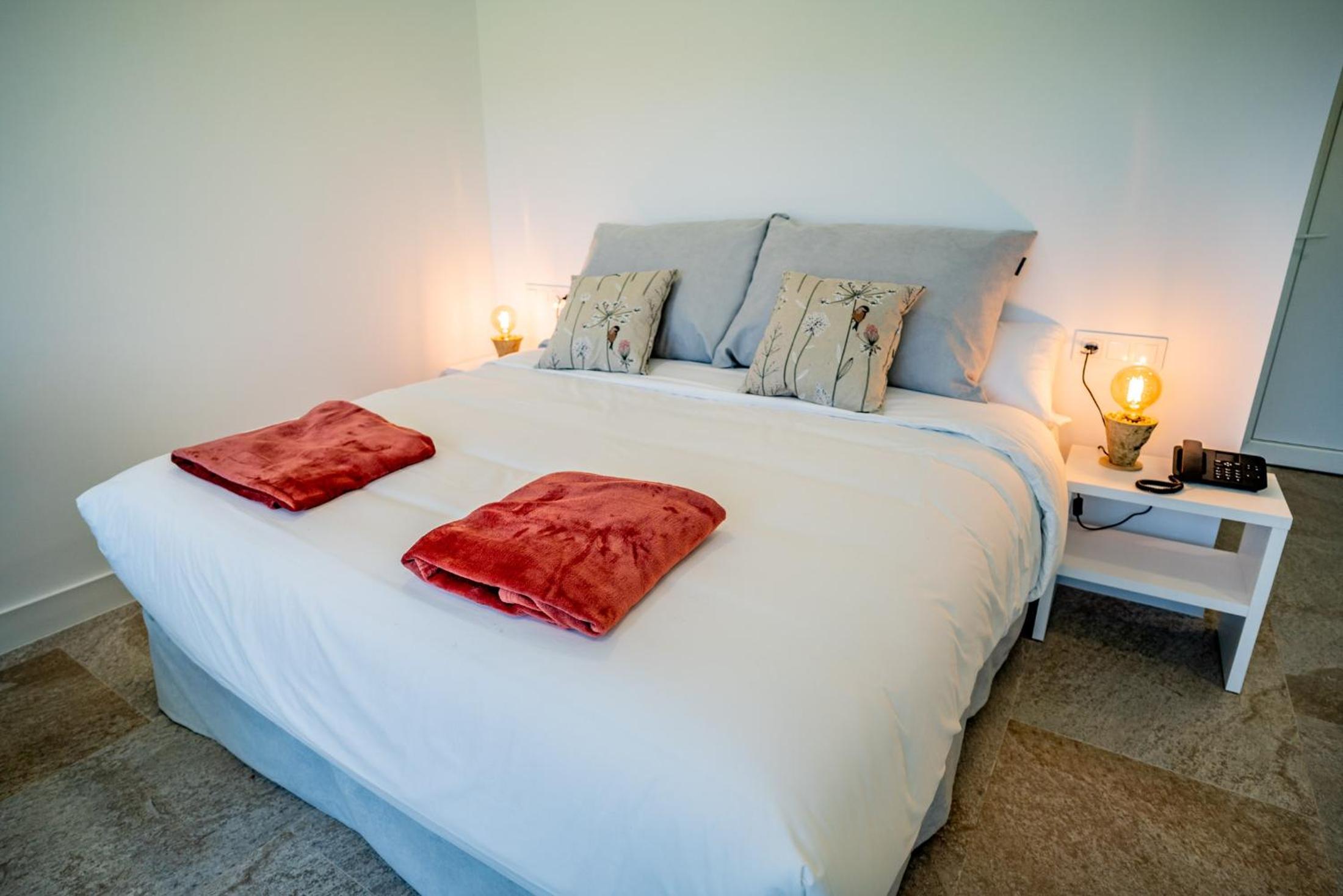 Deluxe Double Room with Balcony photo 2