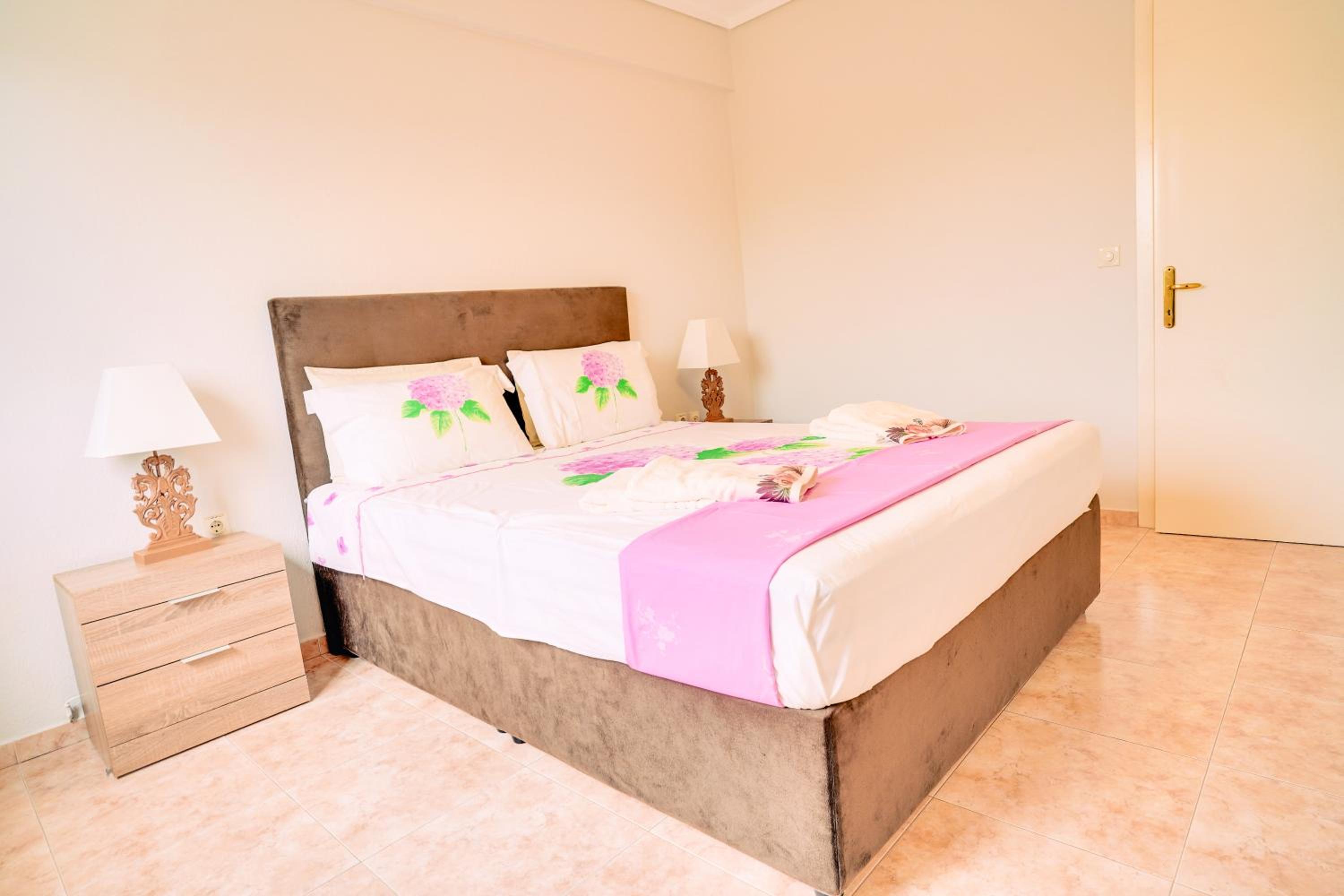 Two-Bedroom Apartment - Photo 7