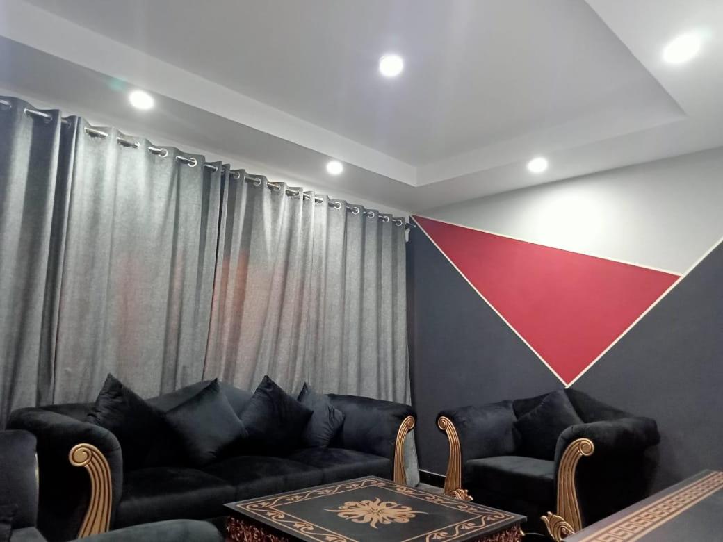 Deluxe Double Room (2 Adults + 1 Child)