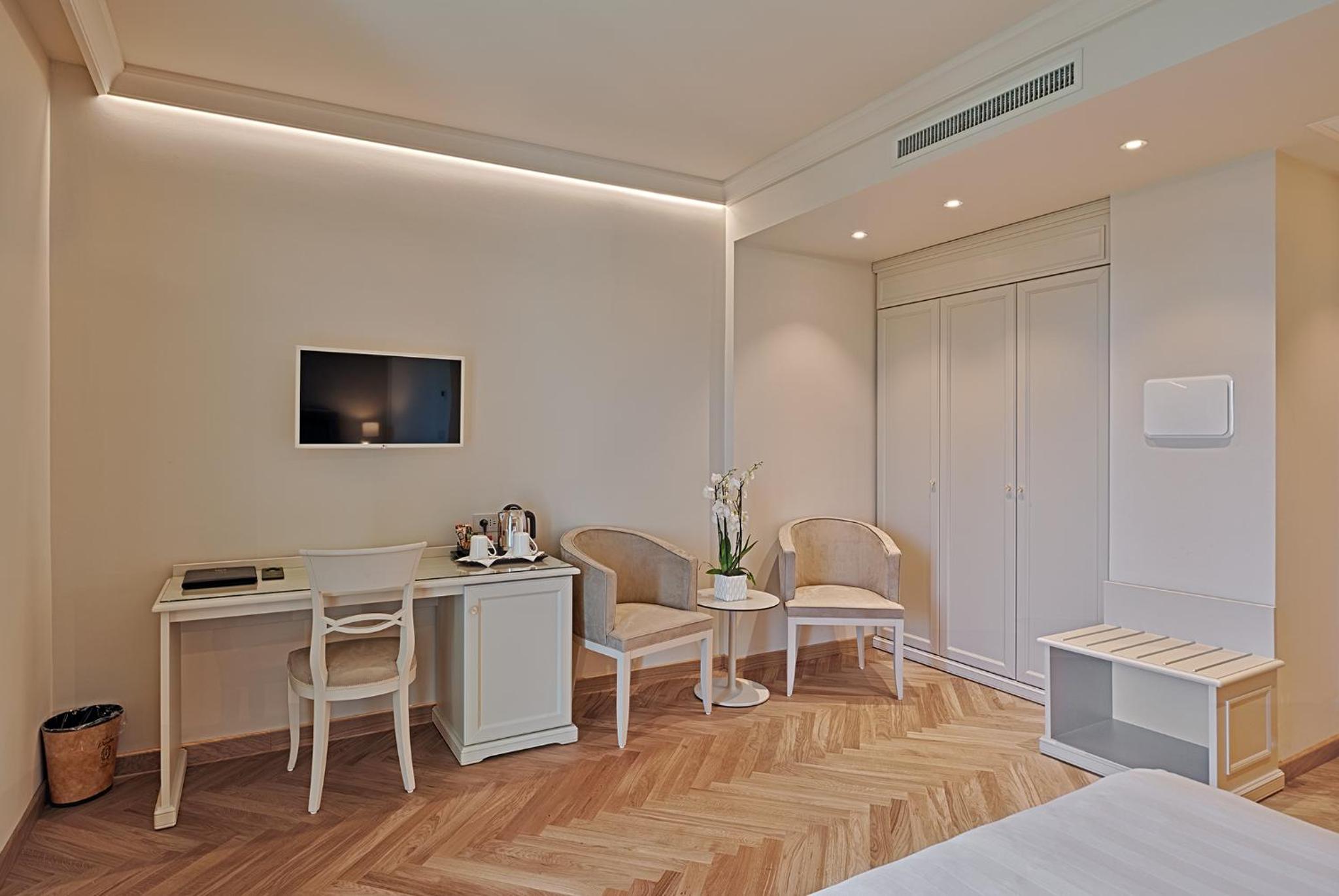 Deluxe Double Room with Sea Side  - Photo 13