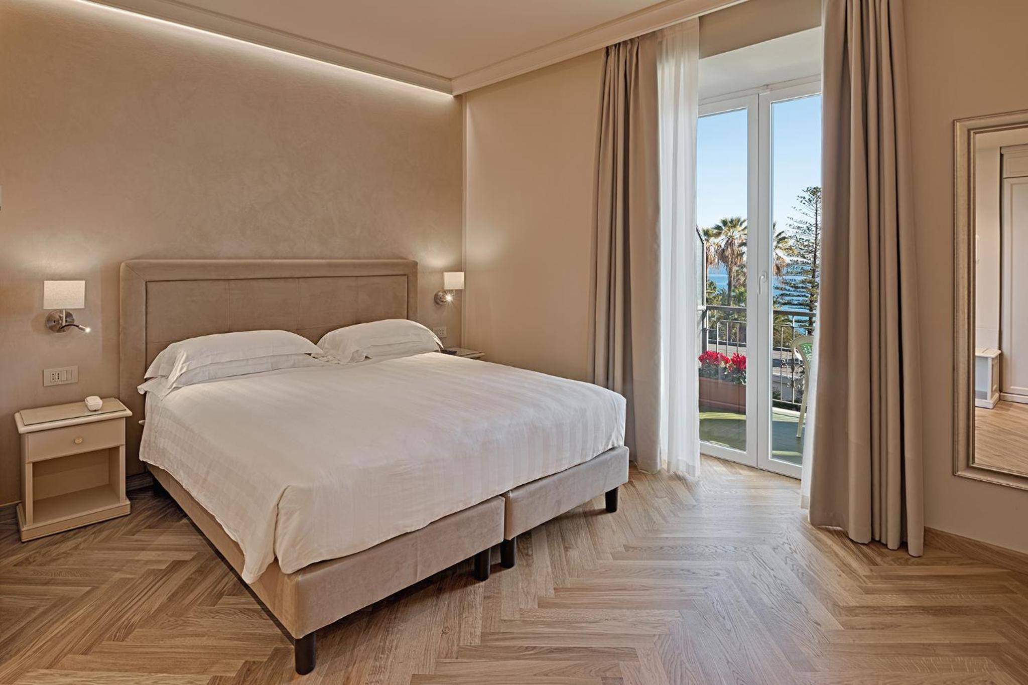 Deluxe Double Room with Sea Side  - Photo 15