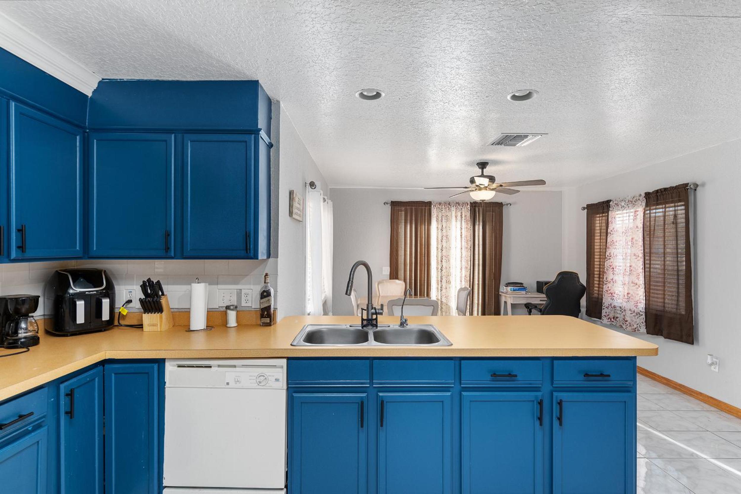 Three-Bedroom Holiday Home  photo 2
