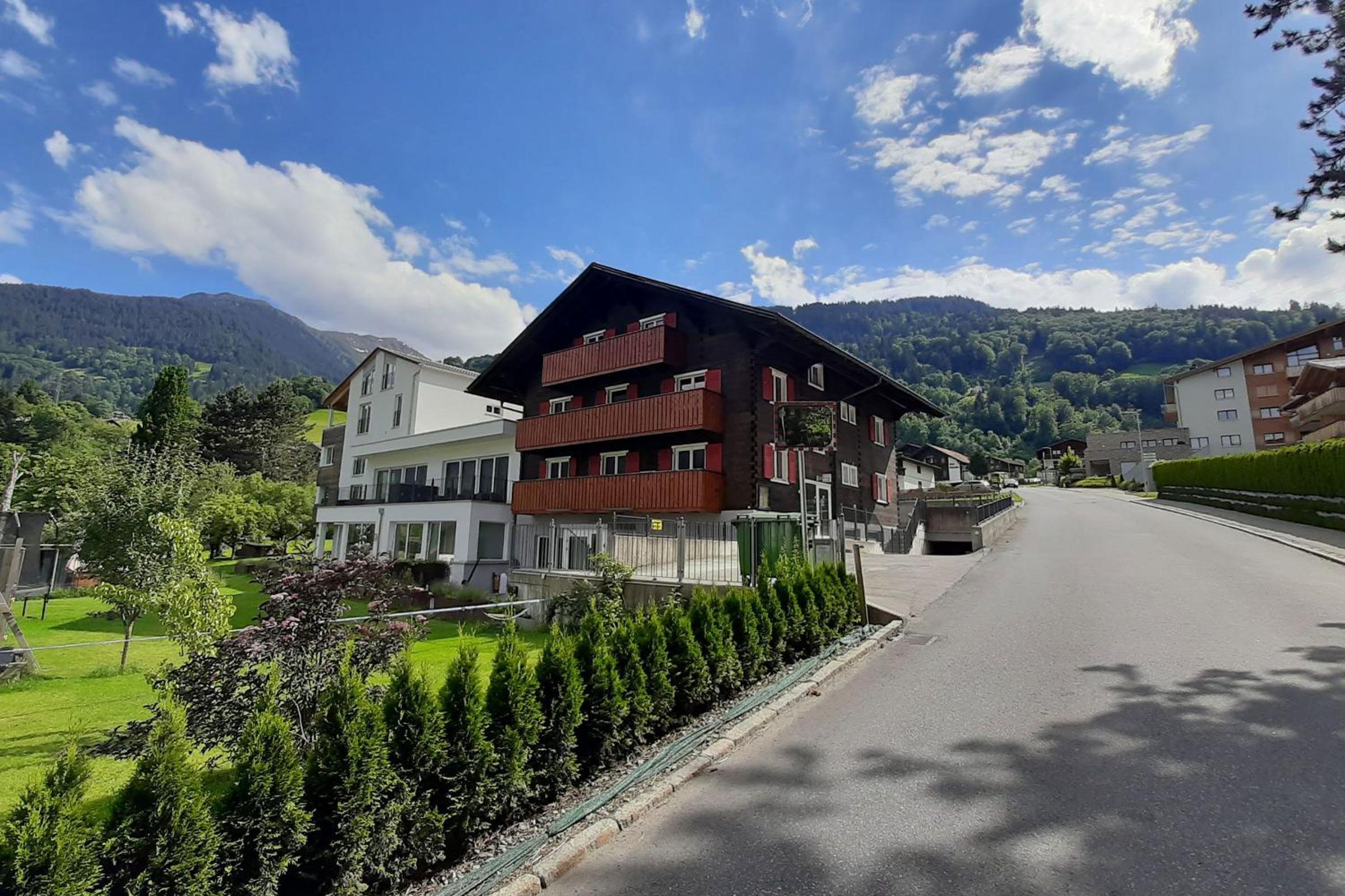 Apartment with Mountain View photo 2