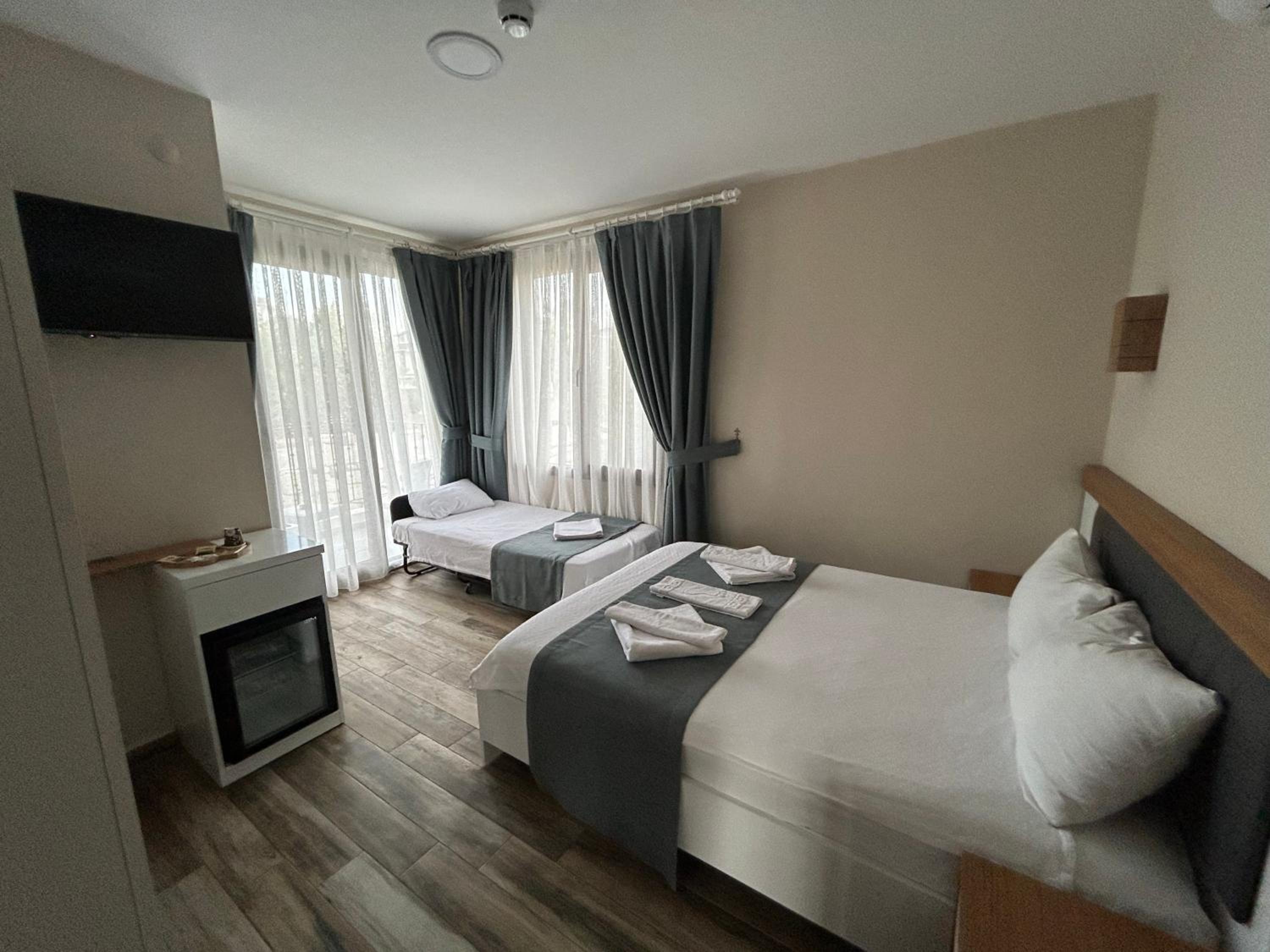 Standard Double Room photo 2