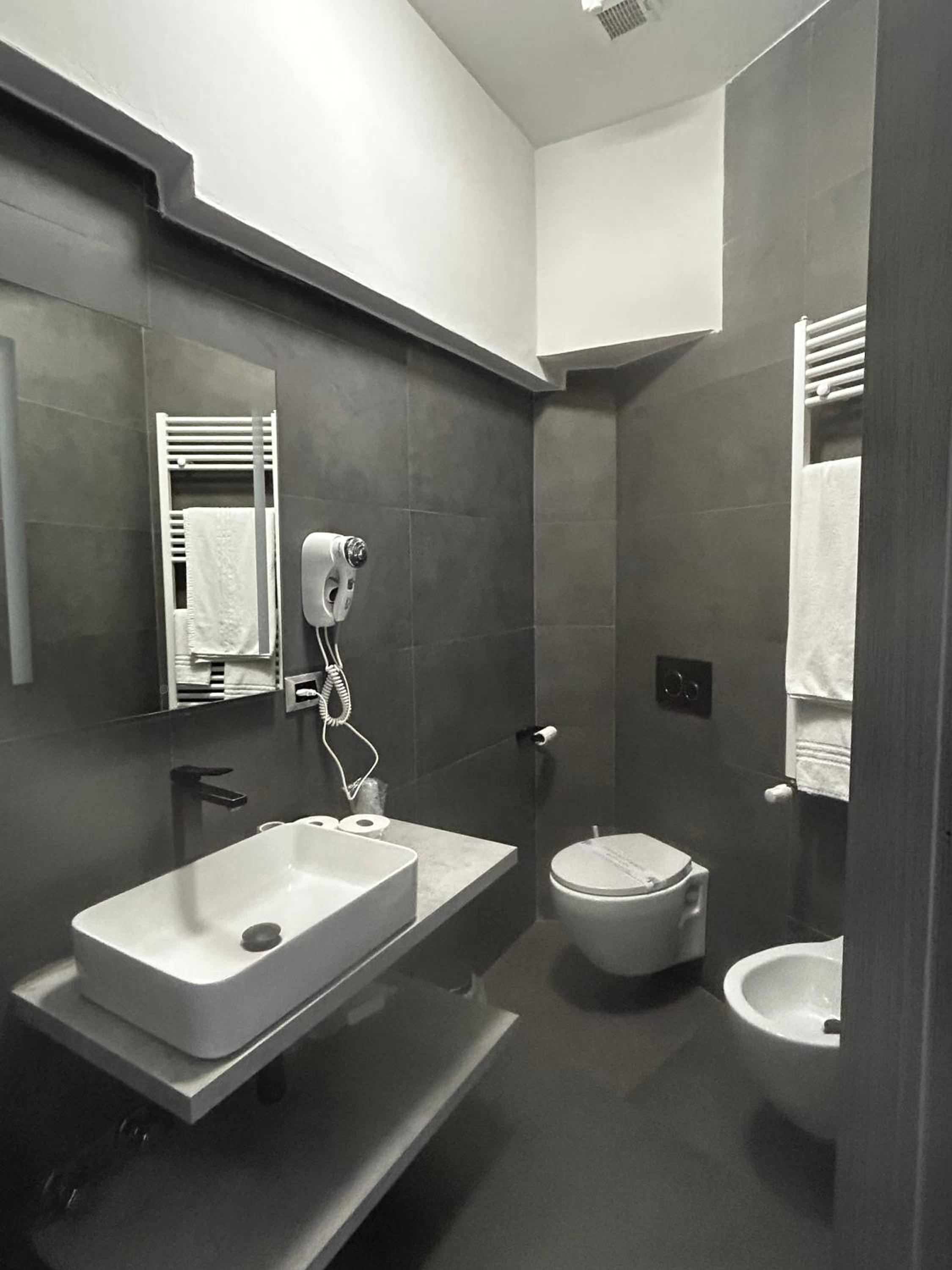 Basic Triple Room photo 2