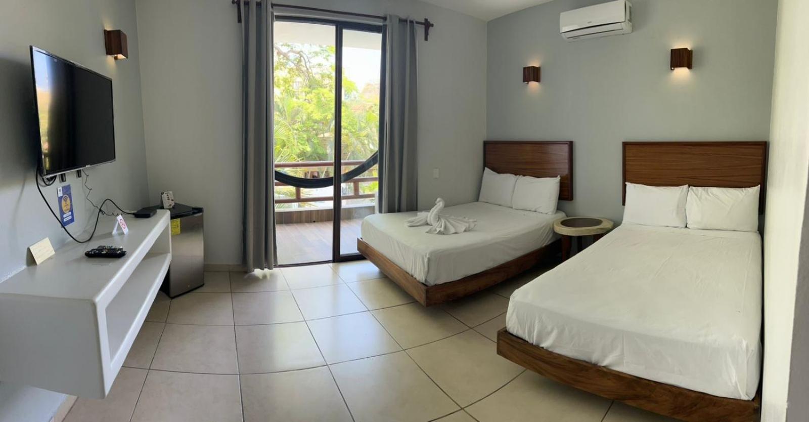 Deluxe Queen Room with Two Queen Beds - Photo 3