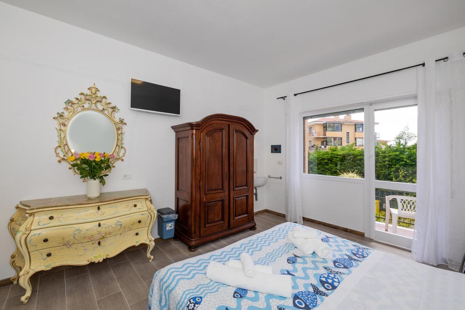 Quadruple Room With Private External Bathroom - Photo 3
