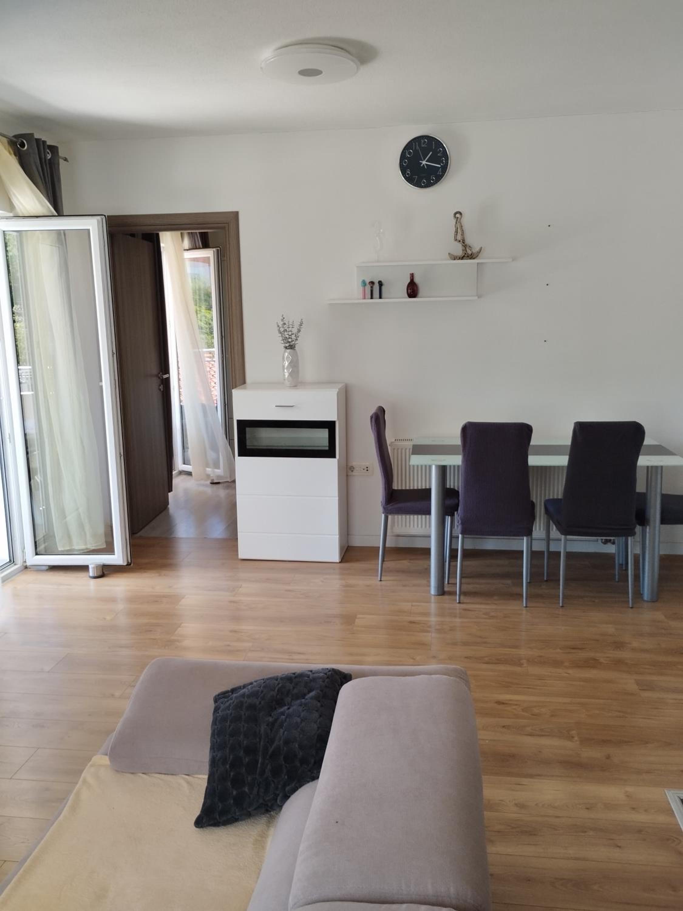 One-Bedroom Apartment - Photo 19