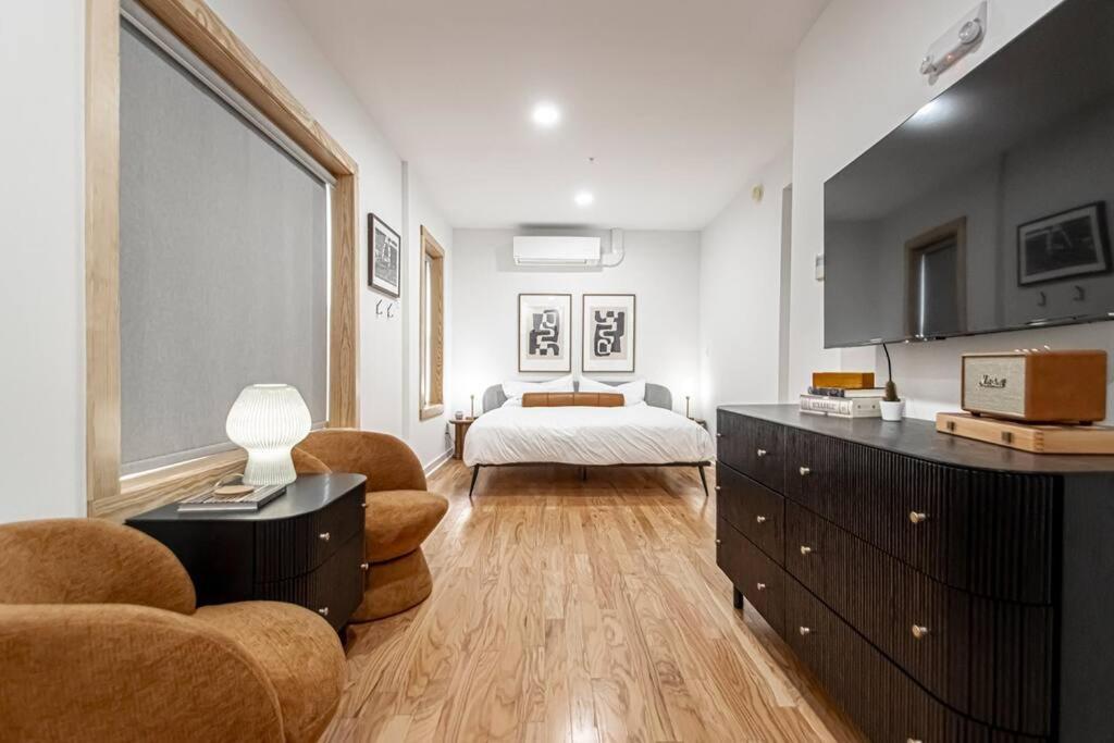 Deluxe King Room photo 1