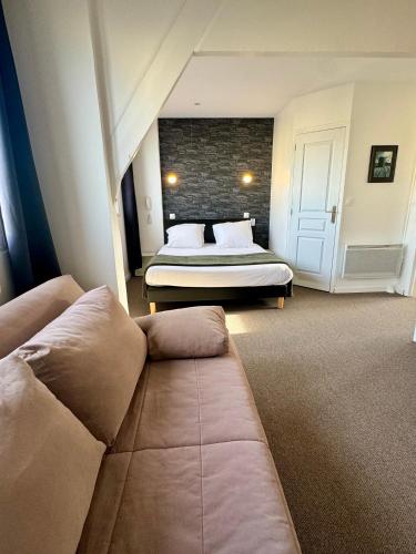 Suite - Photo 13