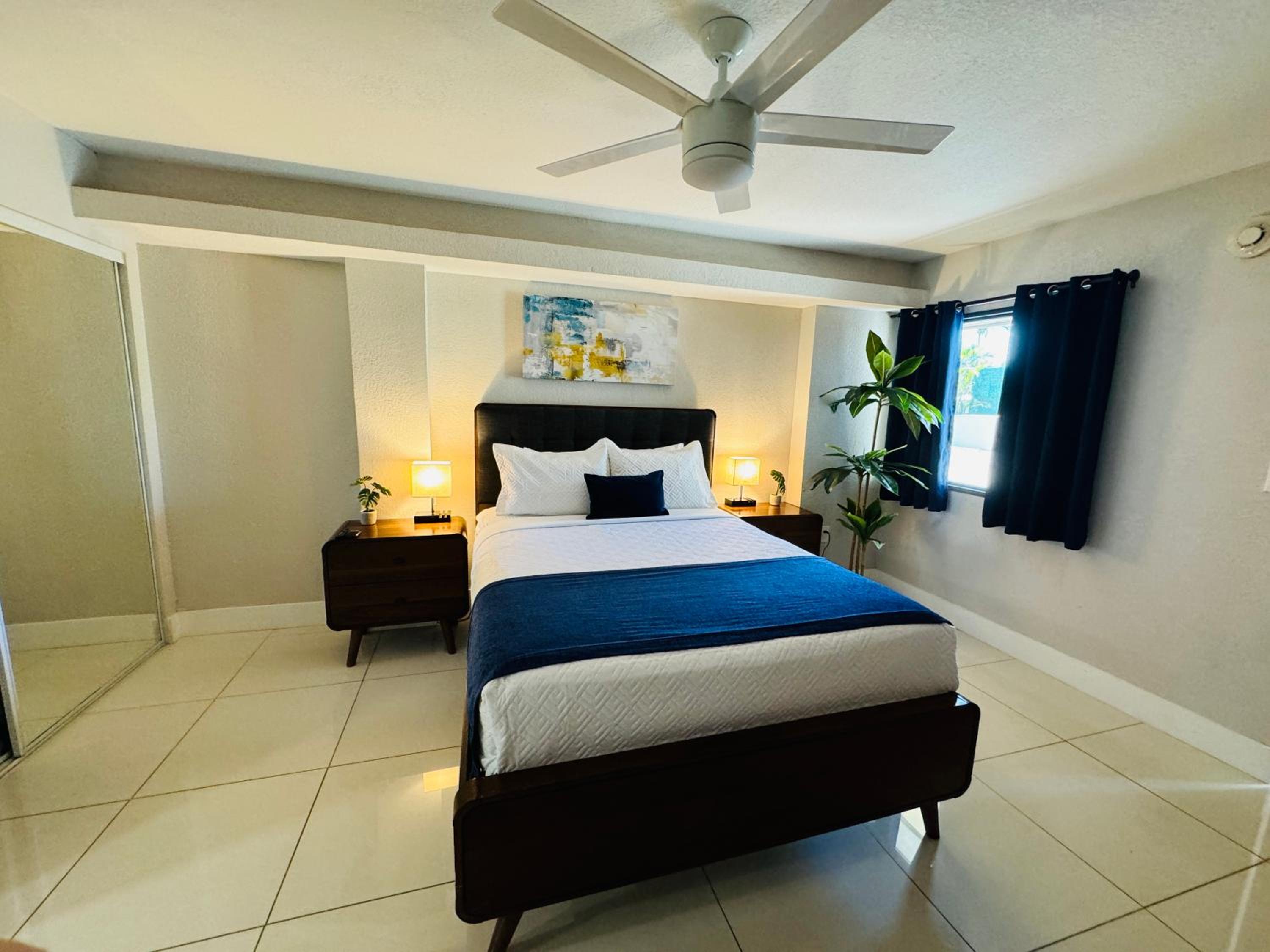 Standard Queen Room - Photo 12