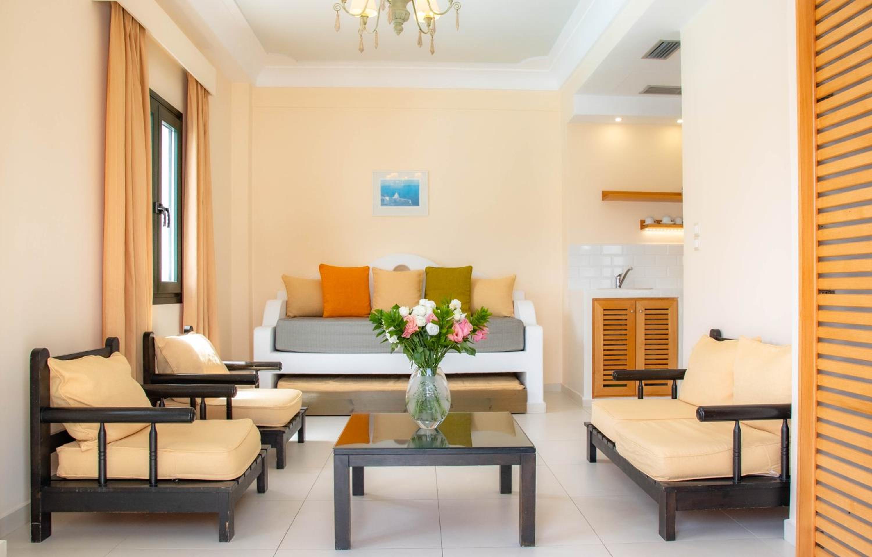 One-Bedroom Apartment (2 - 4 Adults) - Photo 3