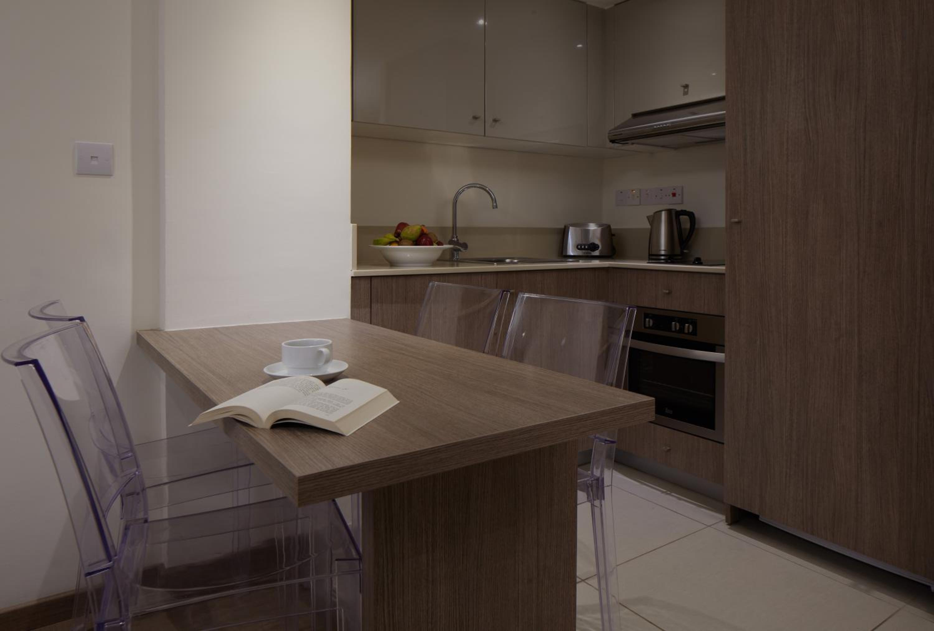 One-Bedroom Suite - Photo 3