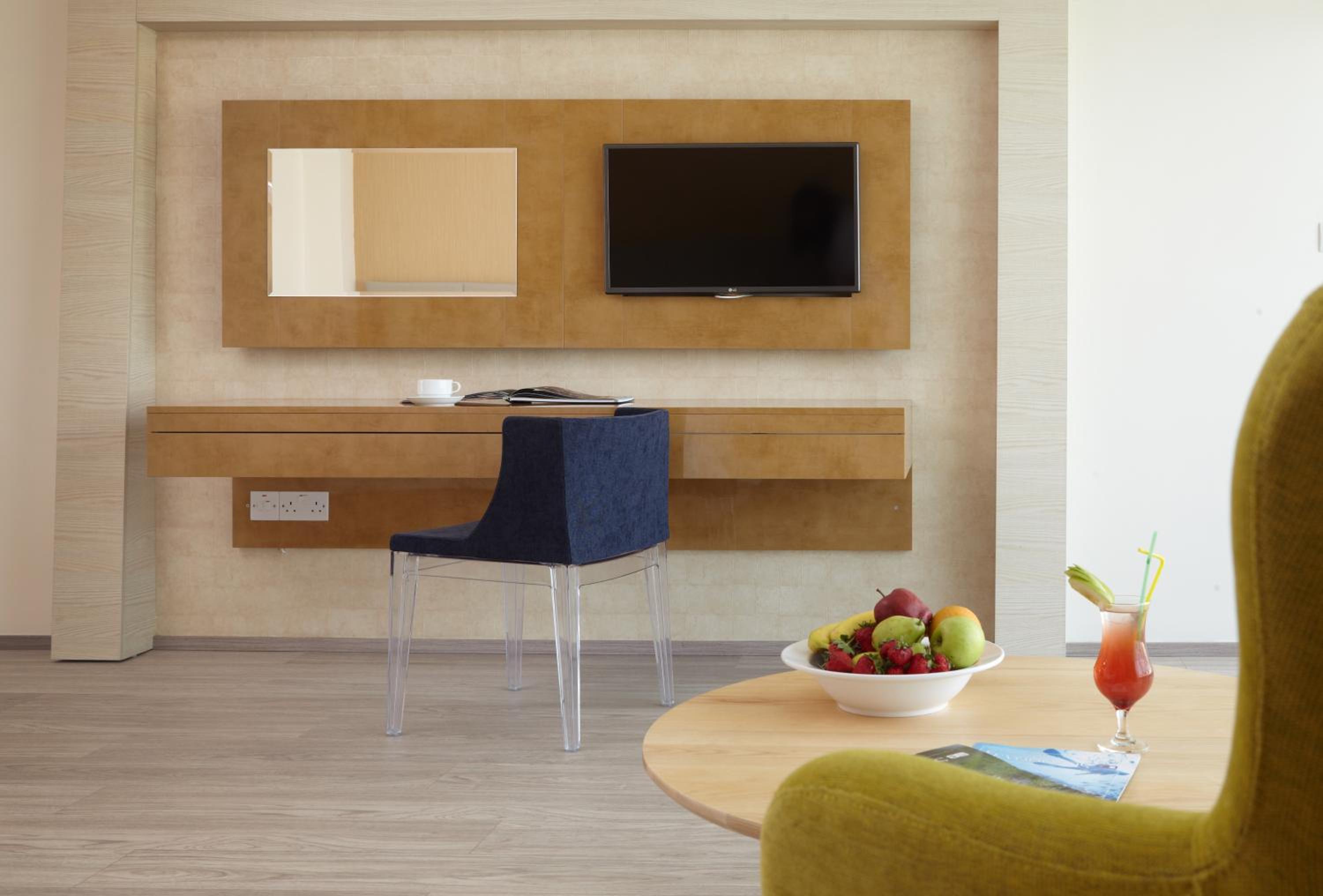 Double or Twin Room with Balcony - Photo 2