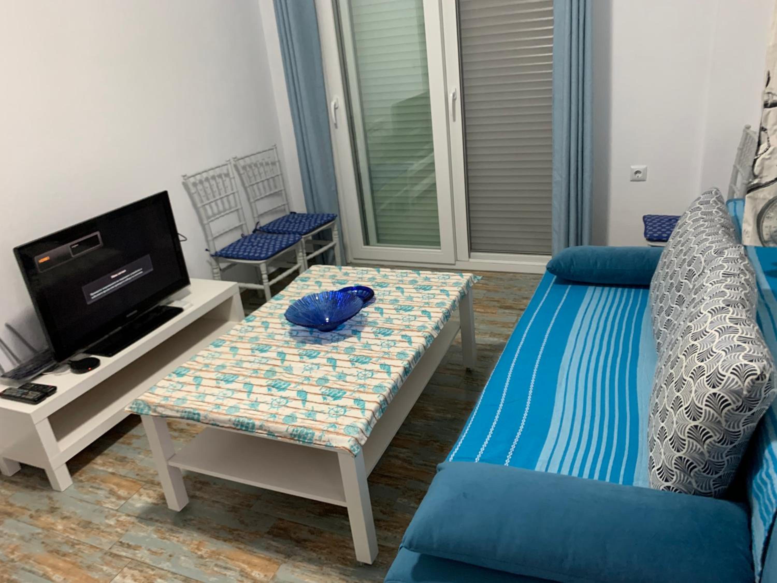One-Bedroom Apartment photo 1