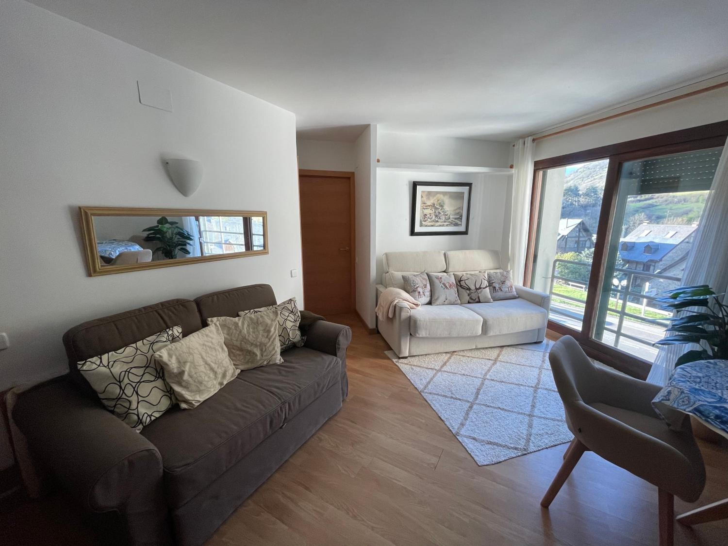 One-Bedroom Apartment photo 3