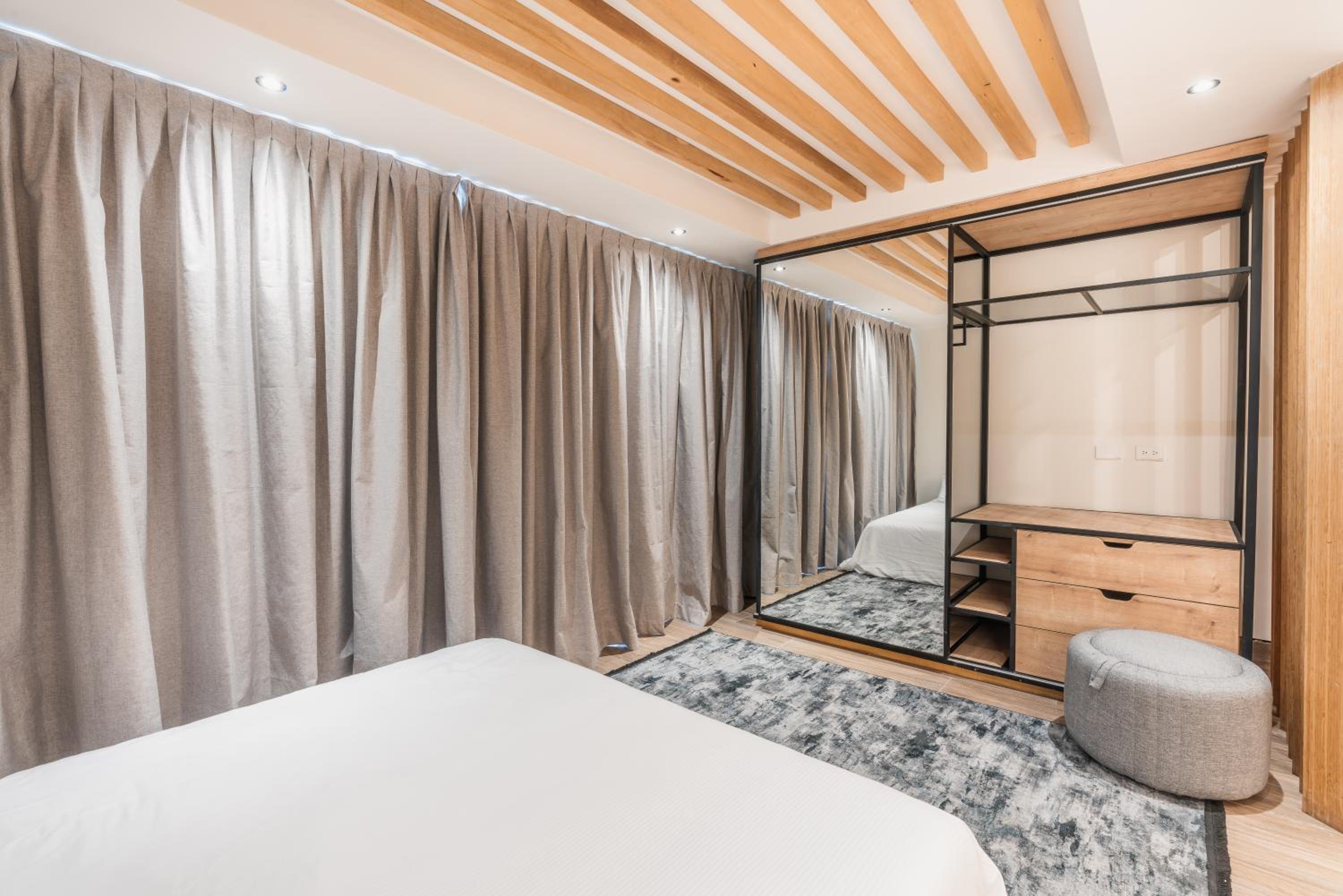 Junior Suite with Terrace - Photo 2
