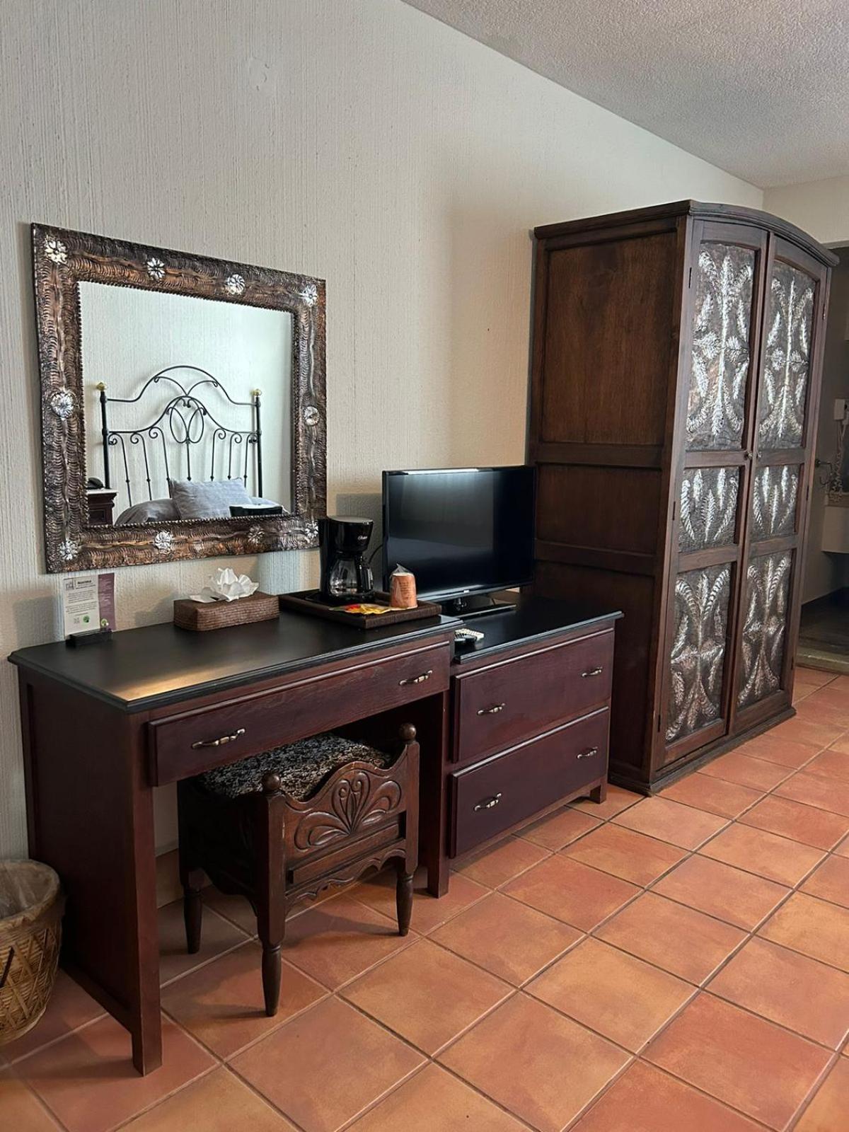 Double Room Pet-Friendly - Photo 1