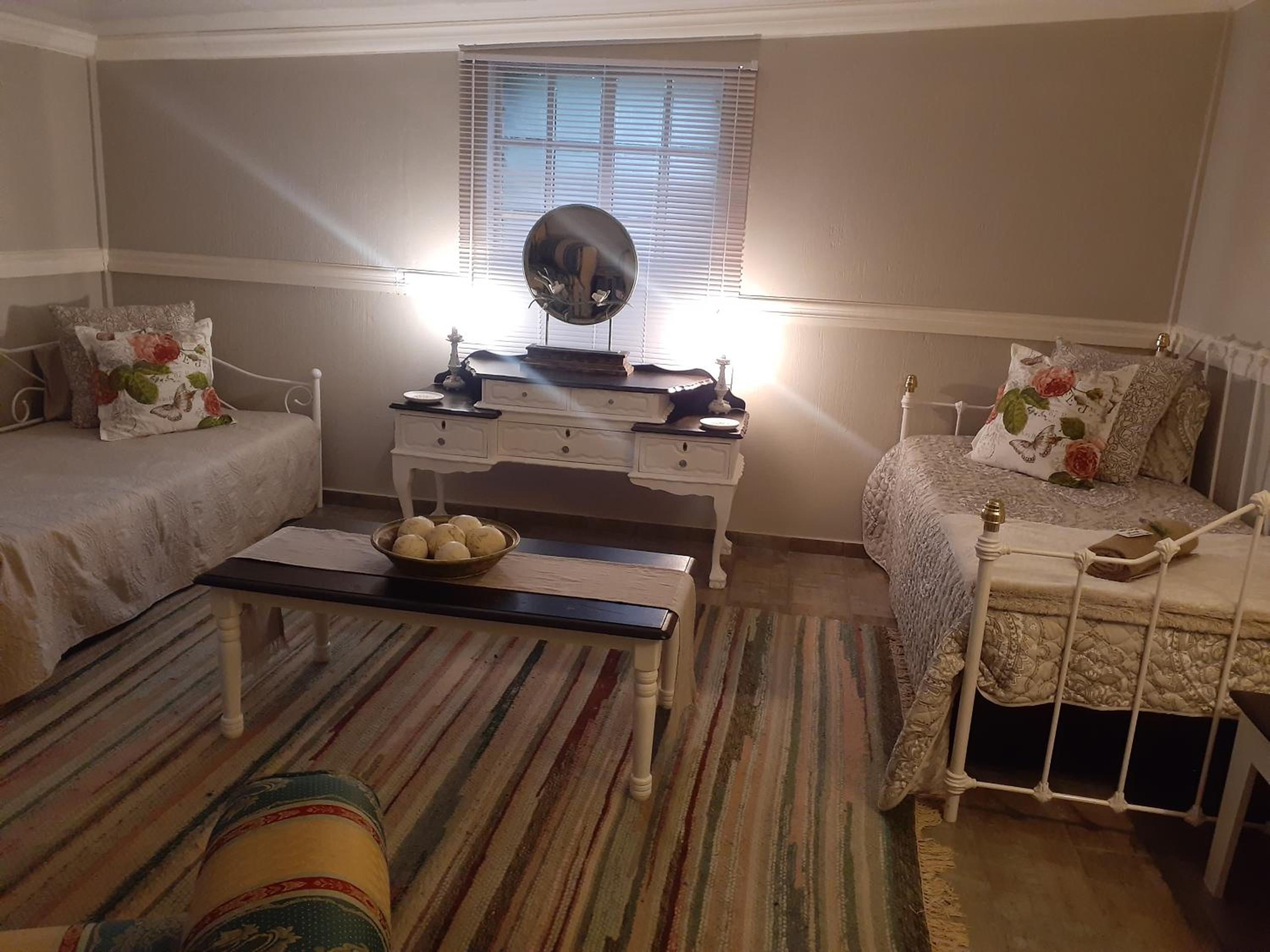 Double Room with Patio - Photo 15