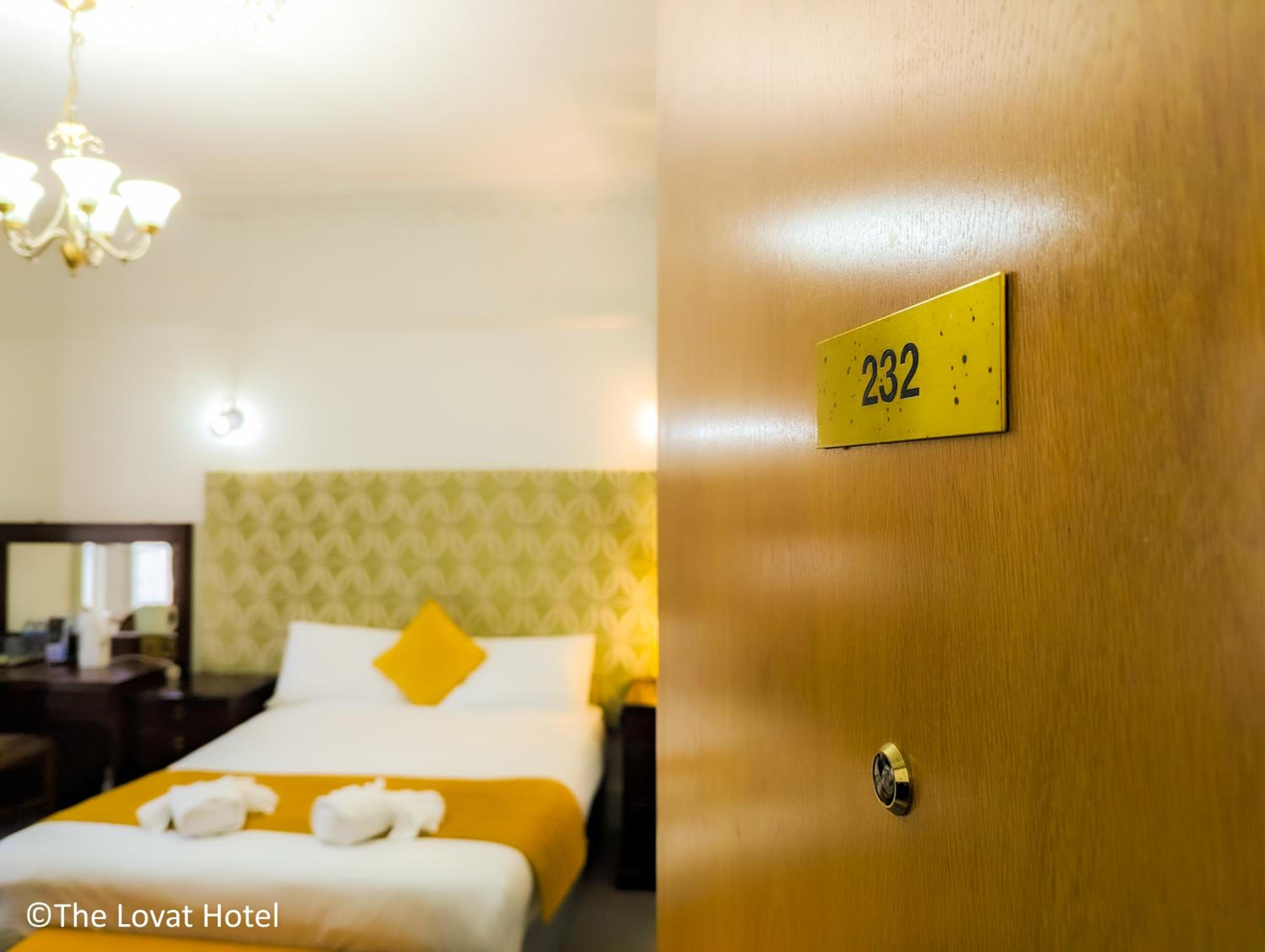 King Room with Roll-In Shower - Disability Access