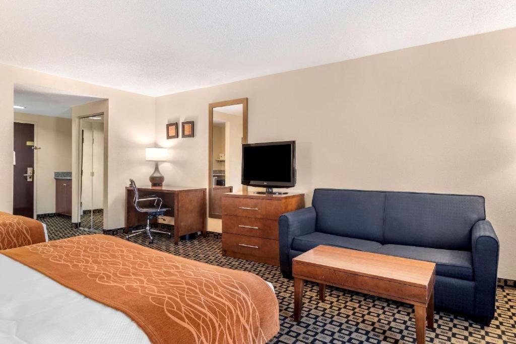 King Room - Accessible/Non-Smoking - Photo 1