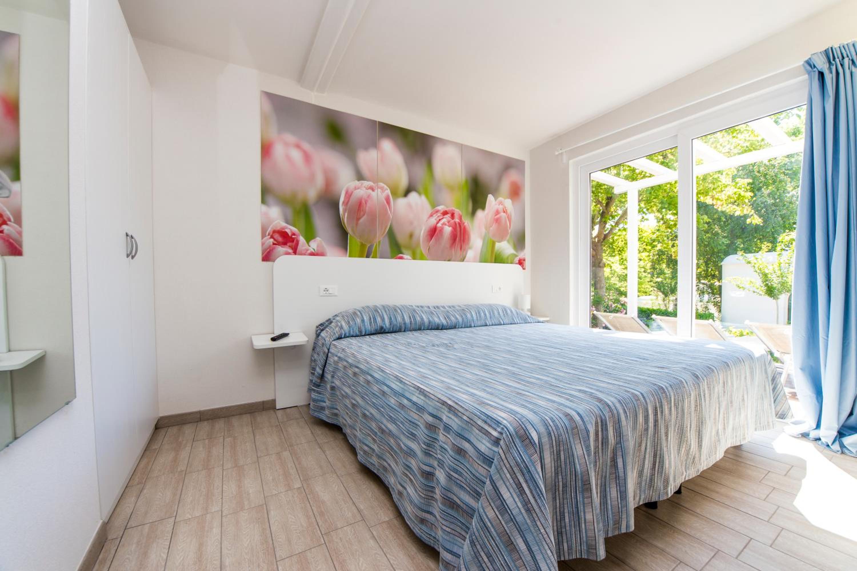 Deluxe Bungalow with Garden View - Photo 5