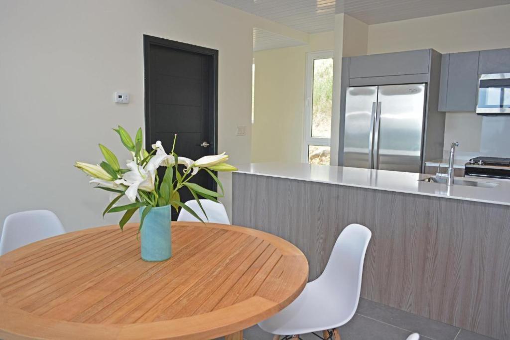 Three-Bedroom Apartment with Balcony