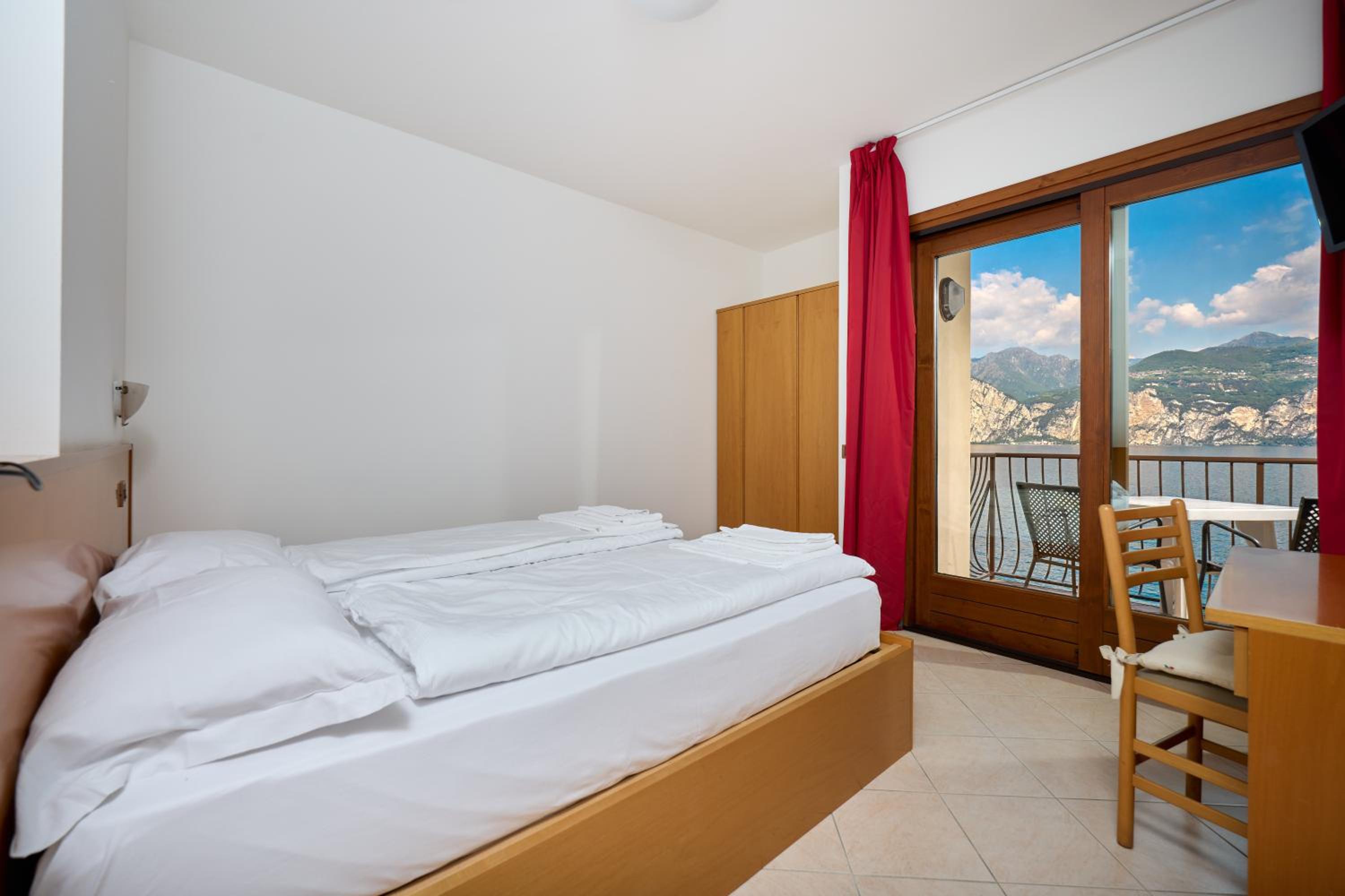 Double or Twin Room photo 3