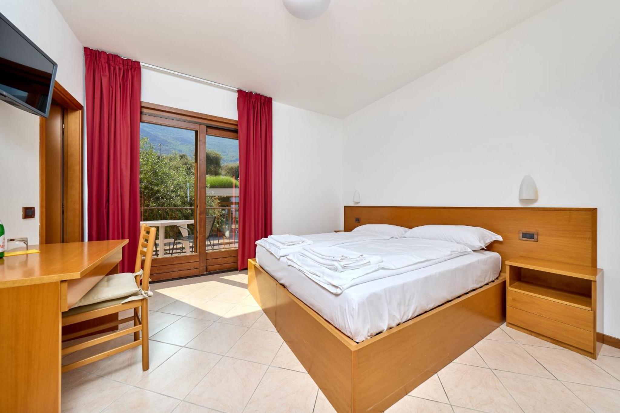 Double or Twin Room with Mountain View photo 3