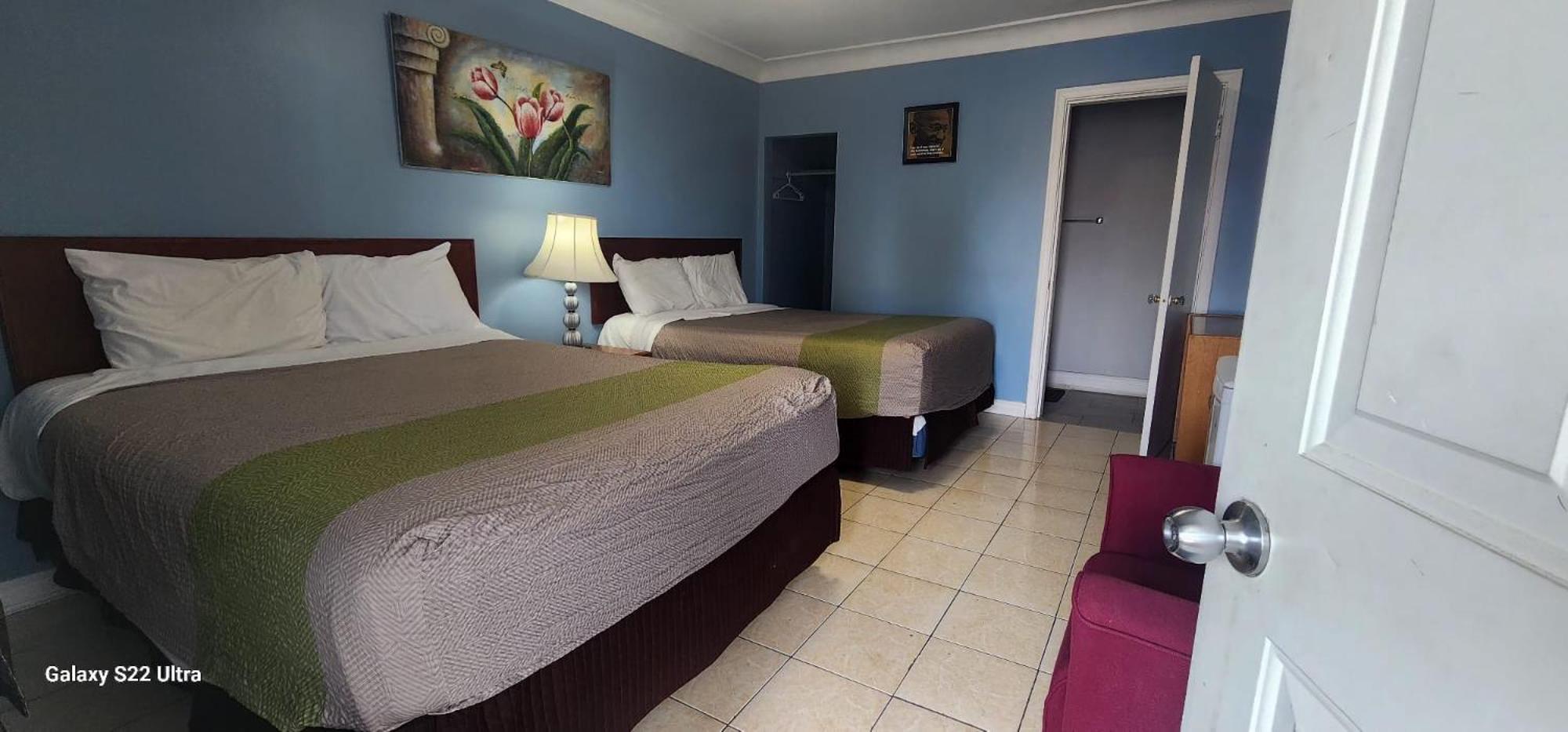Double Room with Two Double Beds - Non-Smoking photo 2
