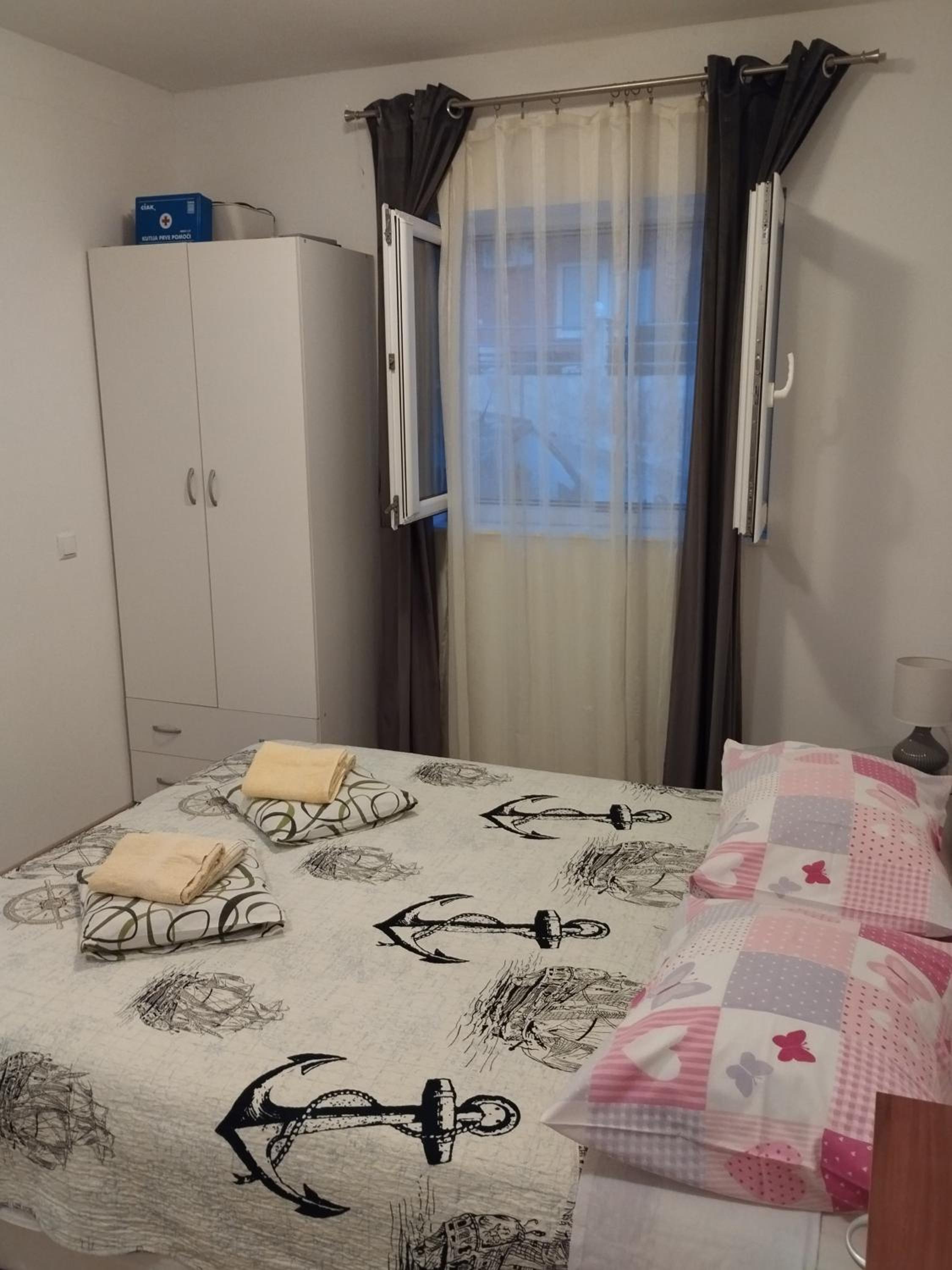 Studio Apartment - Photo 8