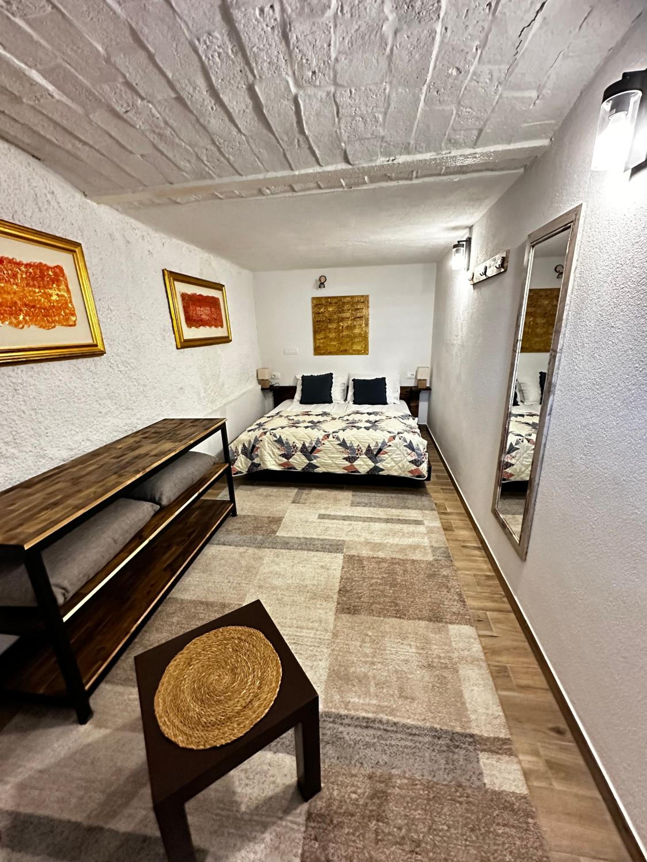 Family Room with Private Bathroom photo 1