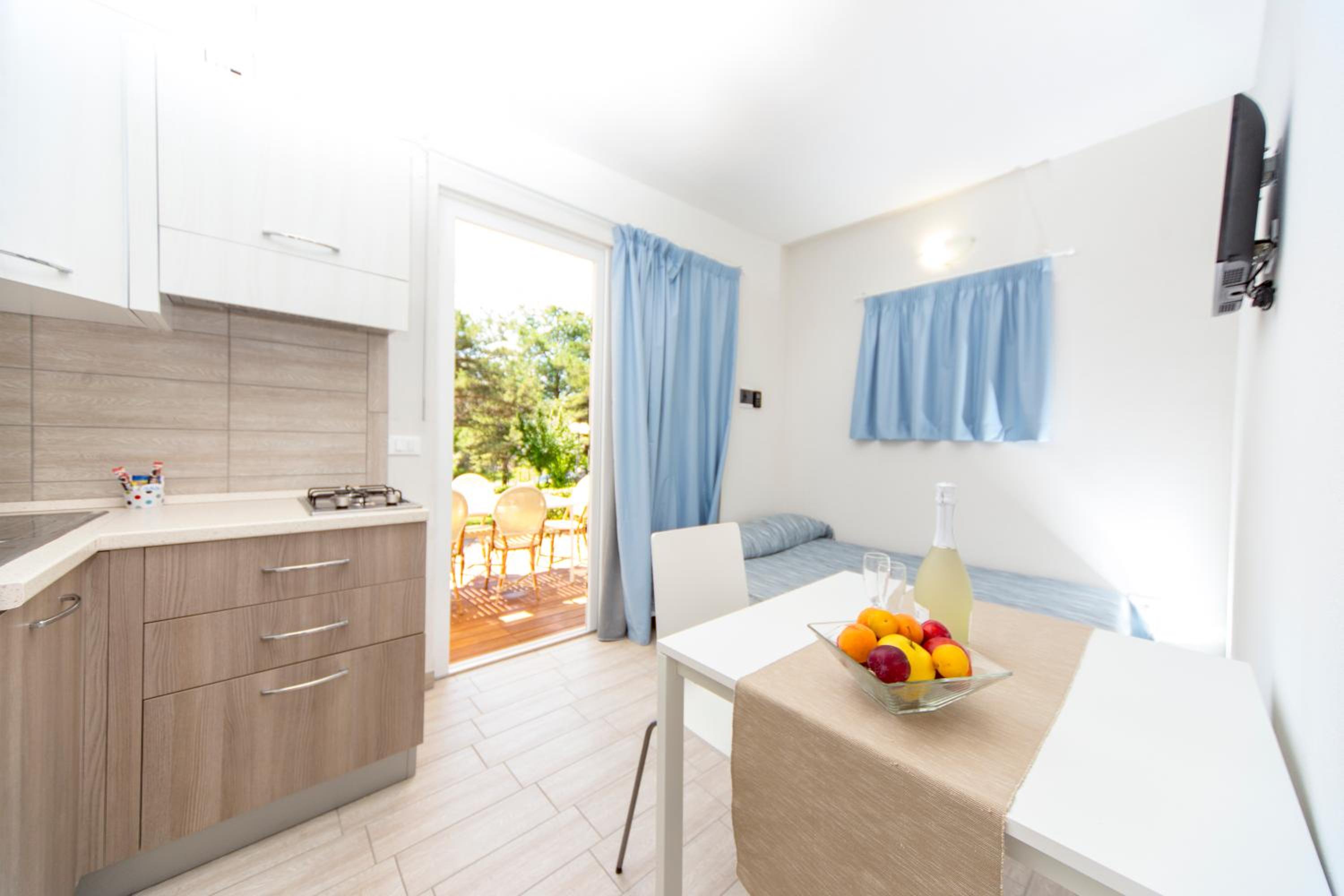 Deluxe Bungalow with Garden View - Photo 15