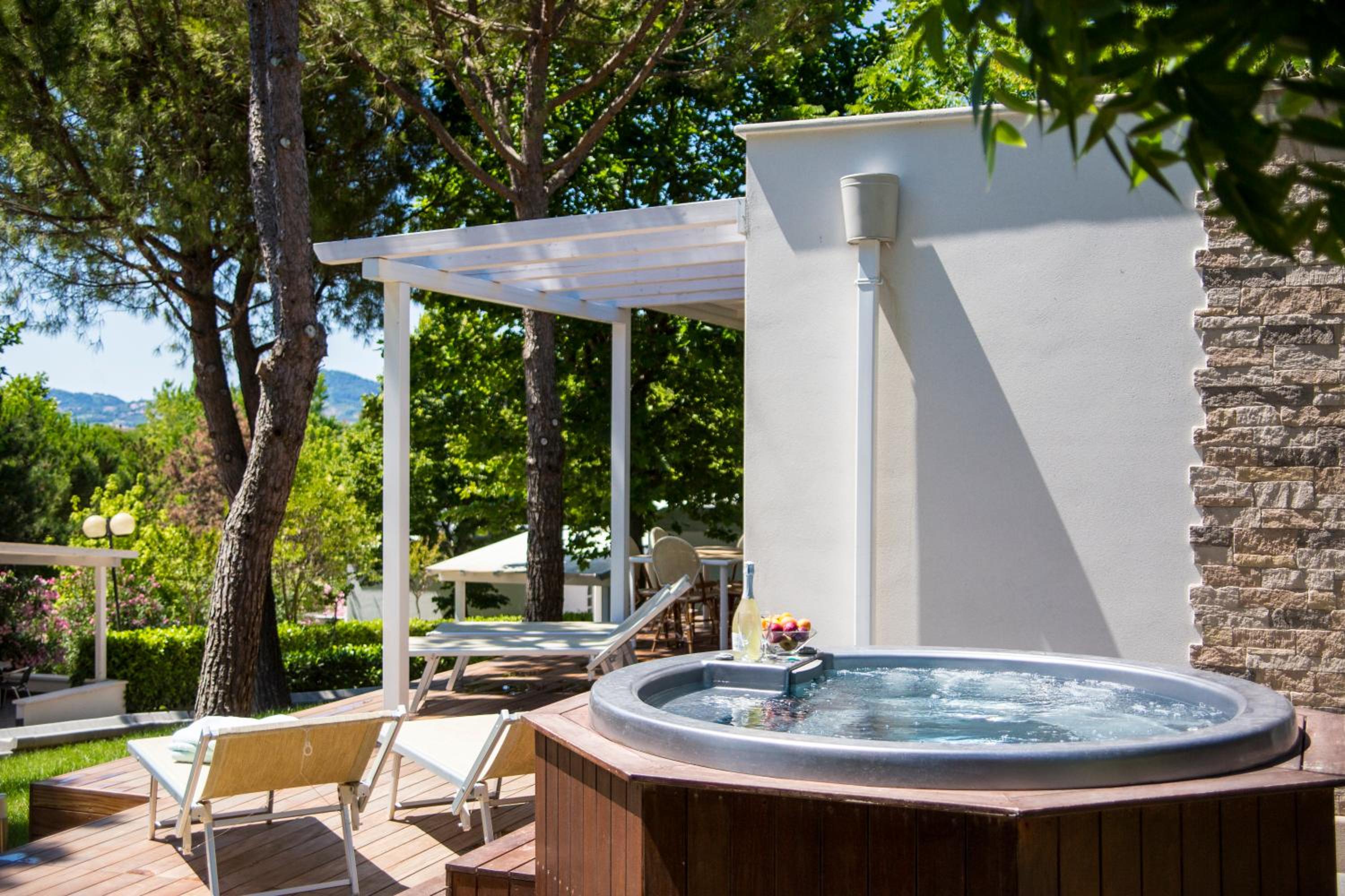 Deluxe Bungalow with Garden View - Photo 25