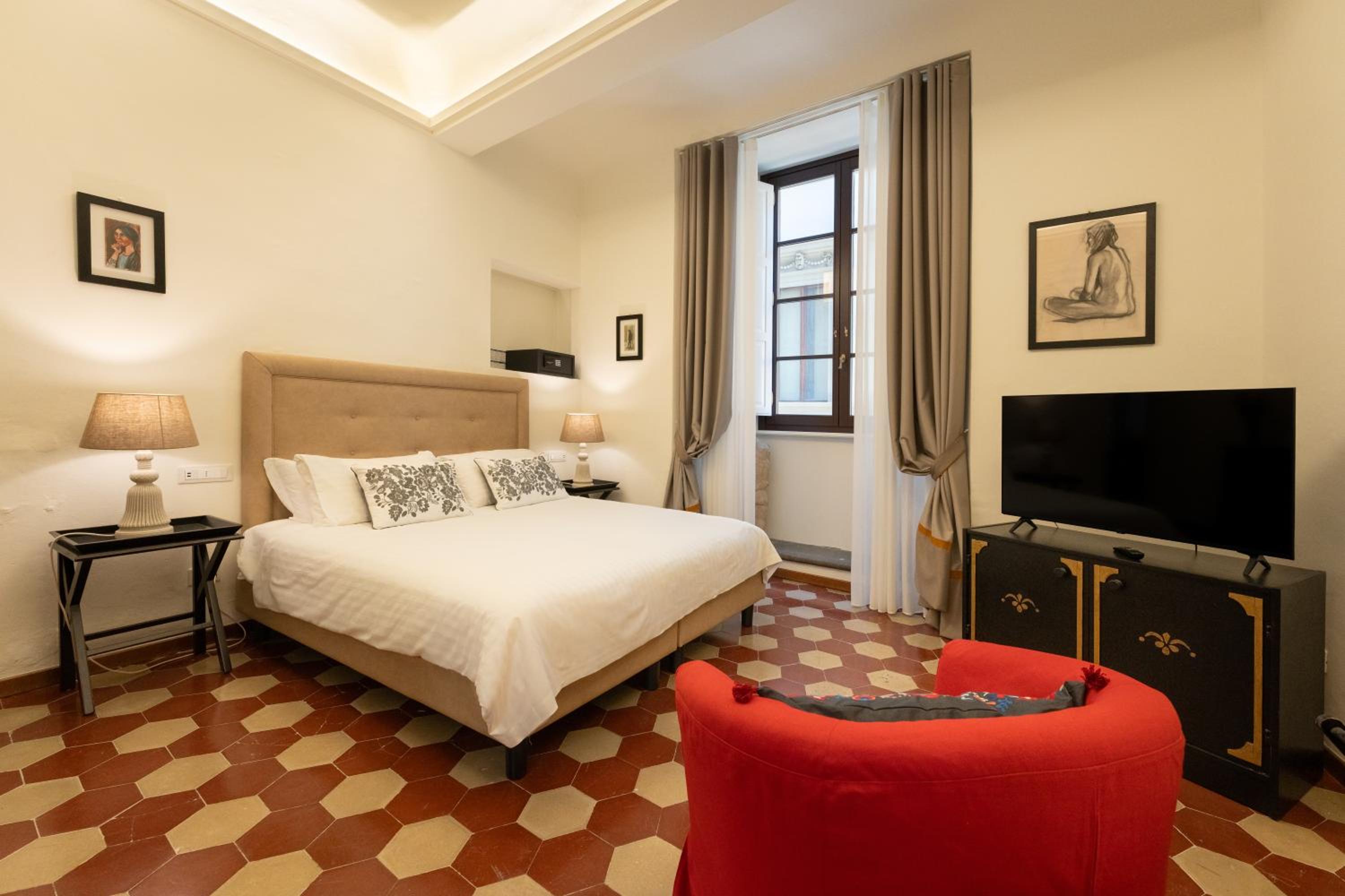 One-Bedroom Apartment with Balcony photo 1
