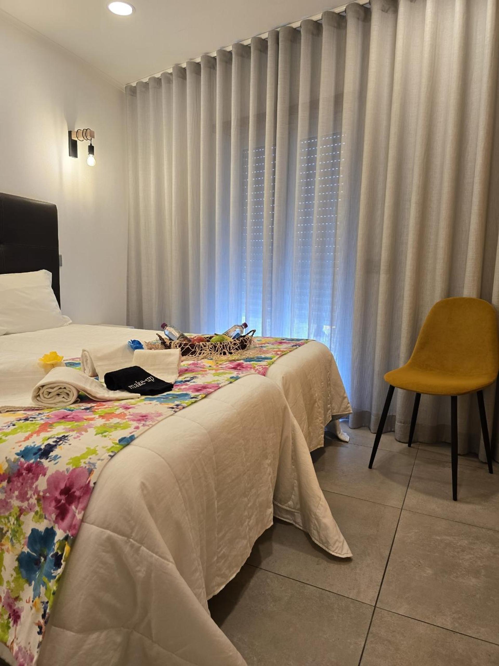 Twin Room - Photo 2