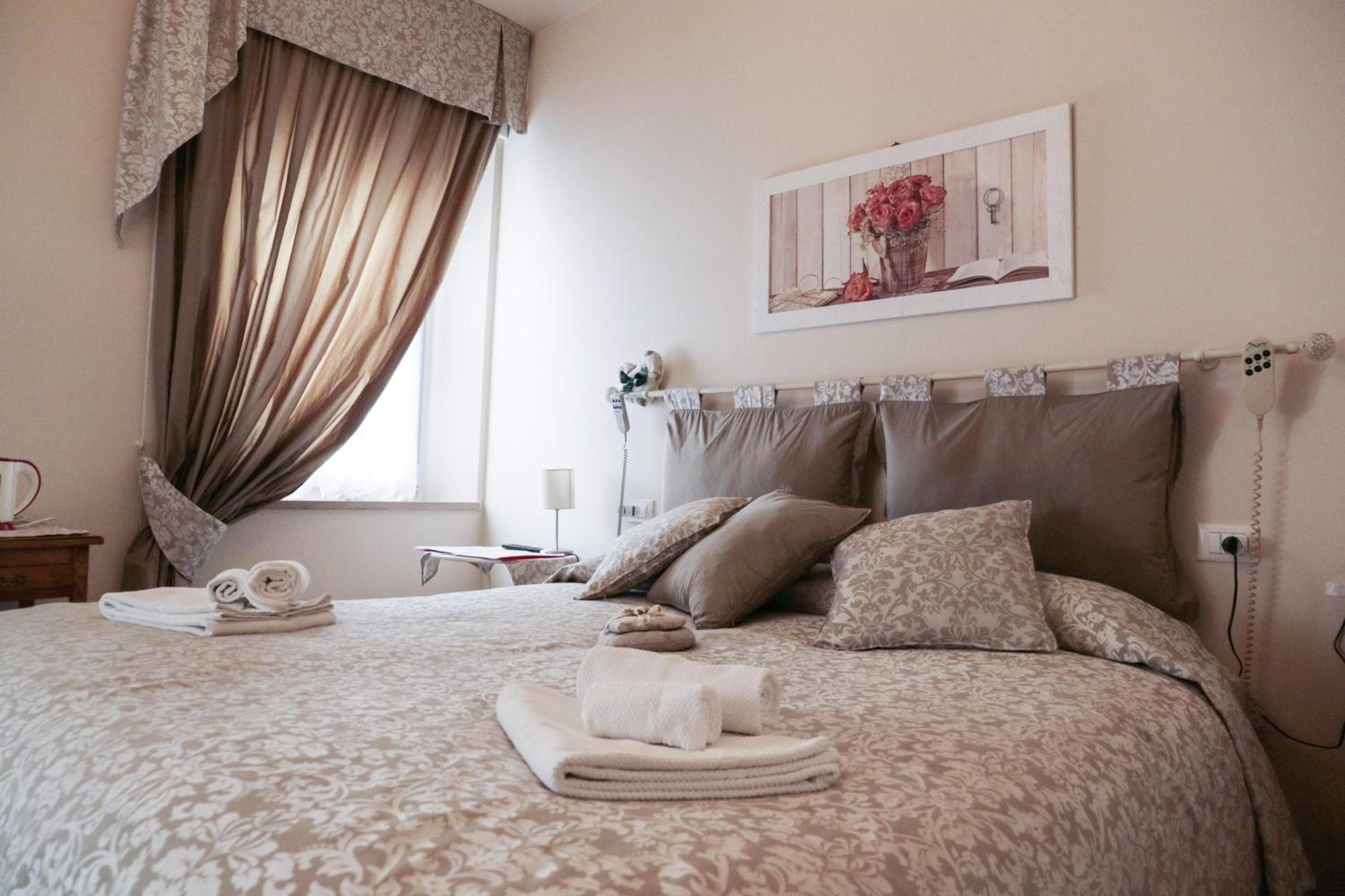 Double Room with Private Bathroom photo 2