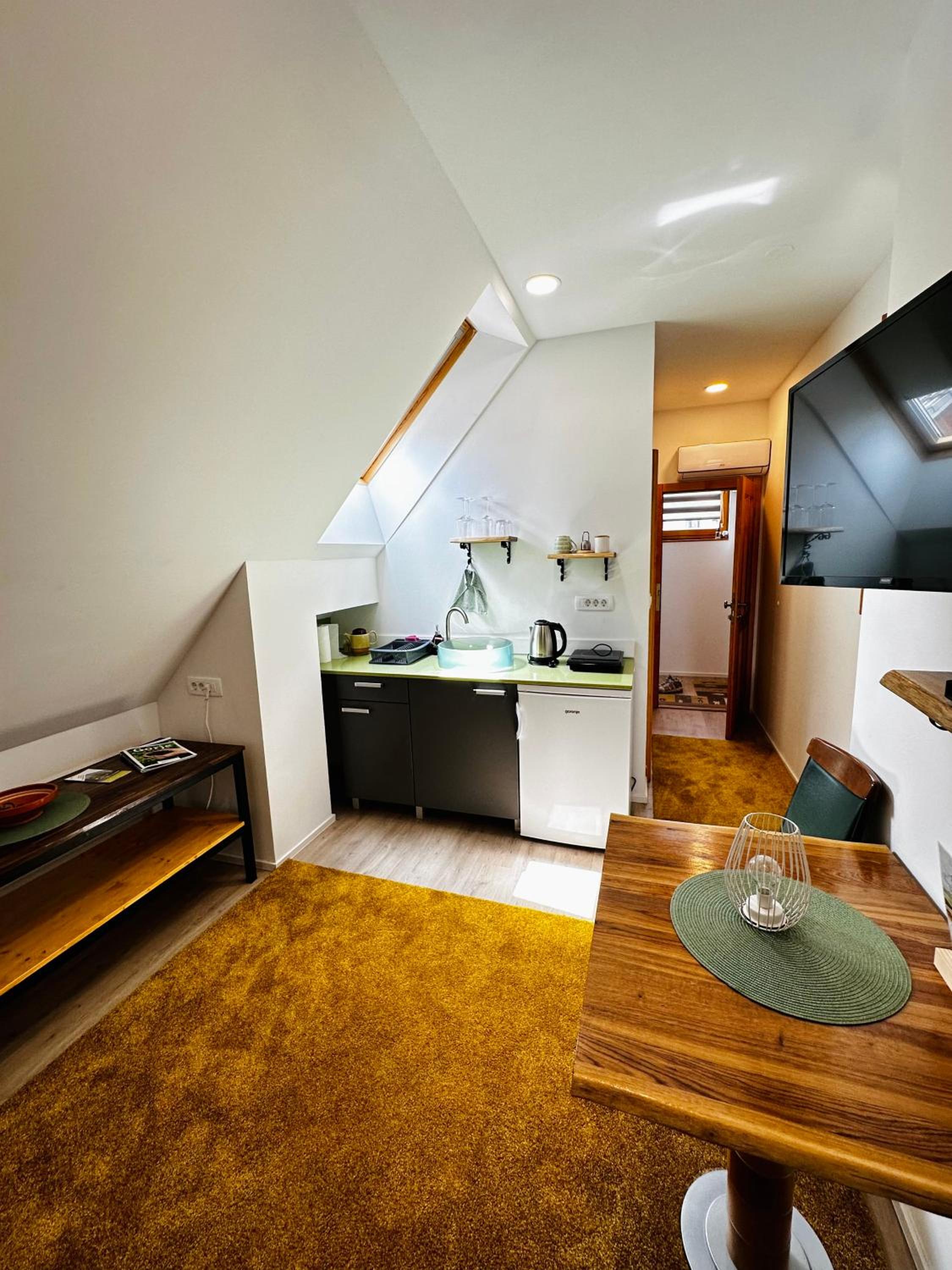Double Room with Private Bathroom photo 2