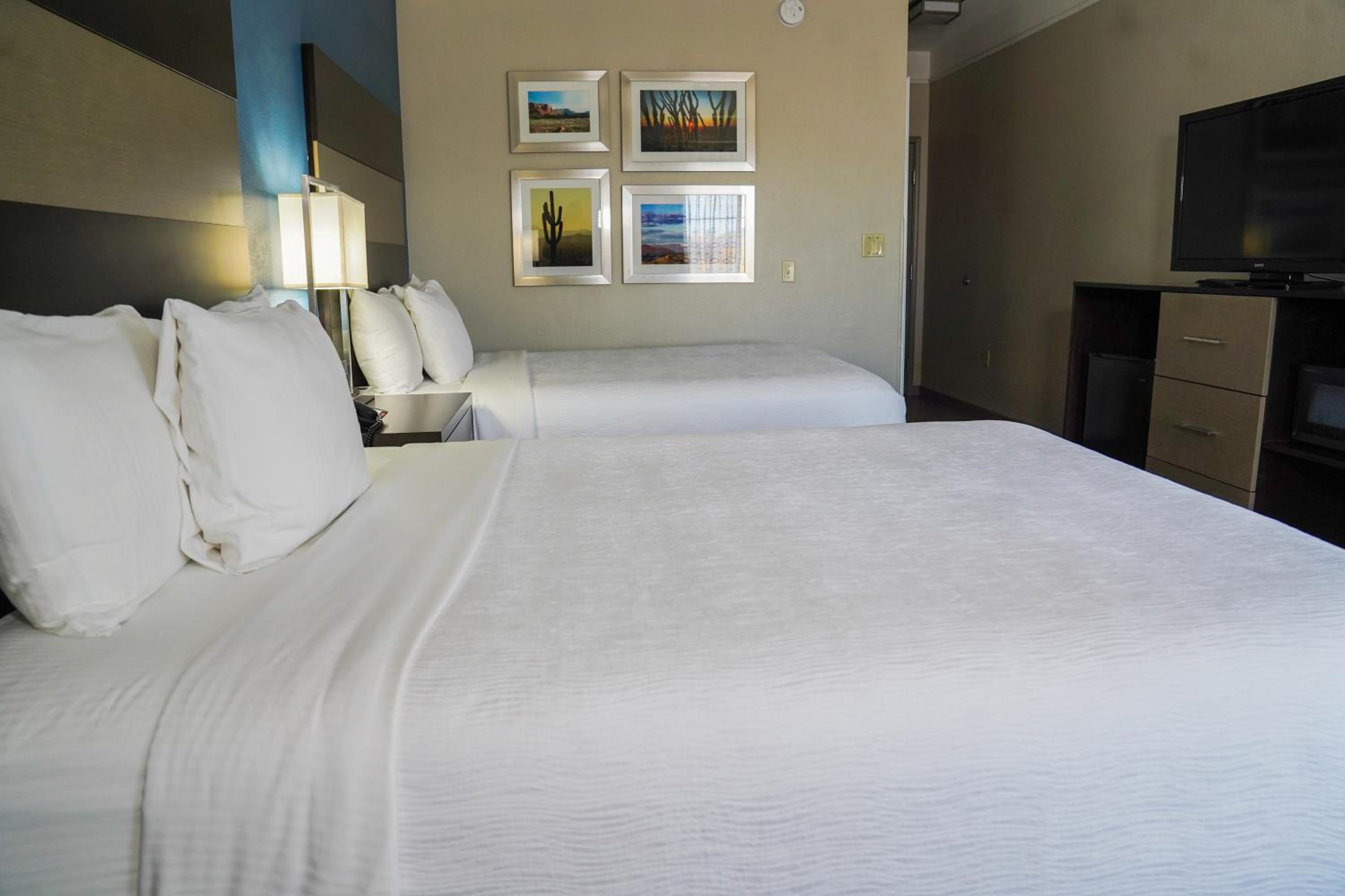 Deluxe Queen Room with Two Queen Beds - Photo 1